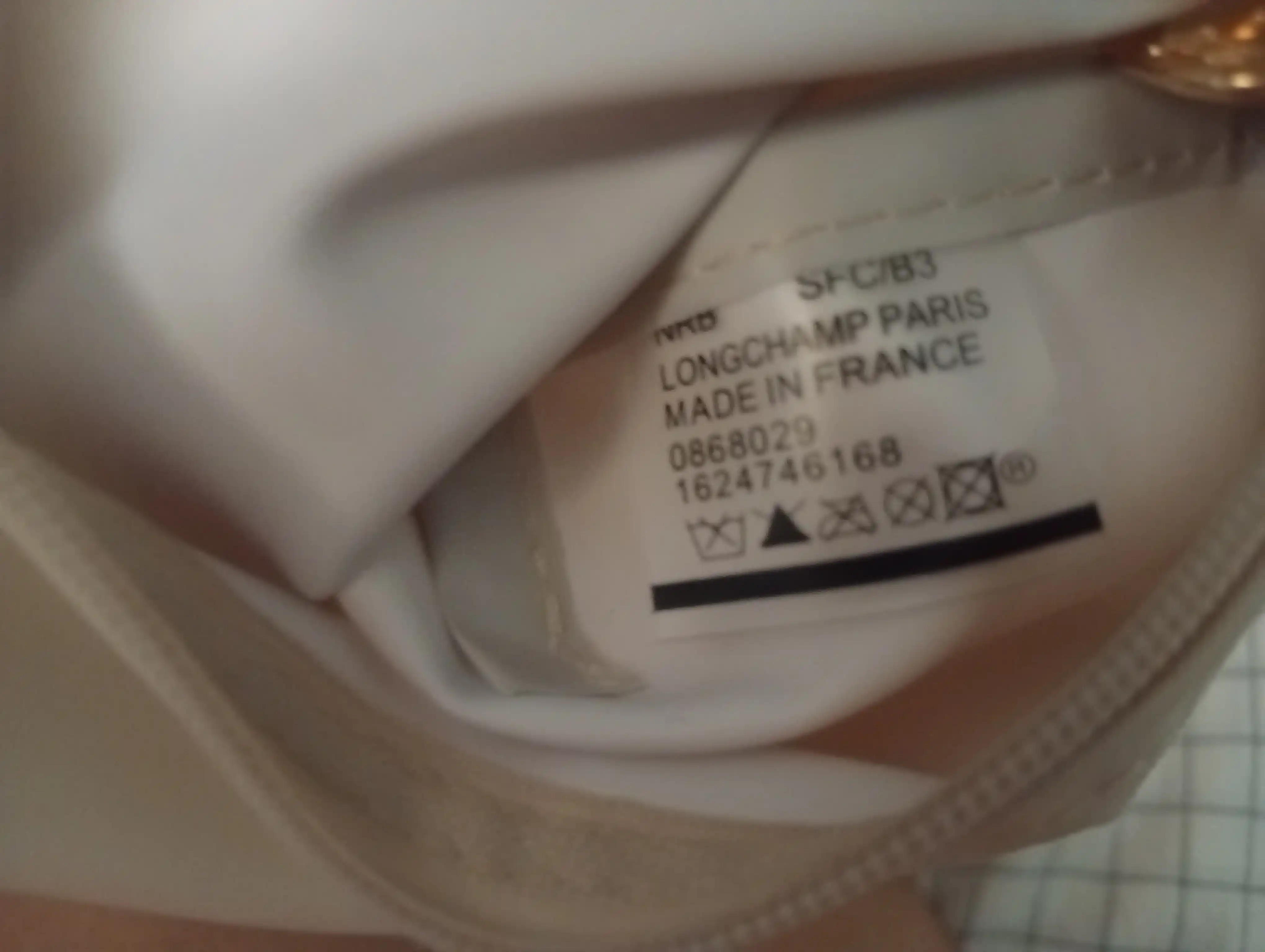 Ayollar sumkasi, mini Longchamp Le Pliage uslubida, yelkadan o‘tkazilgan ixcham