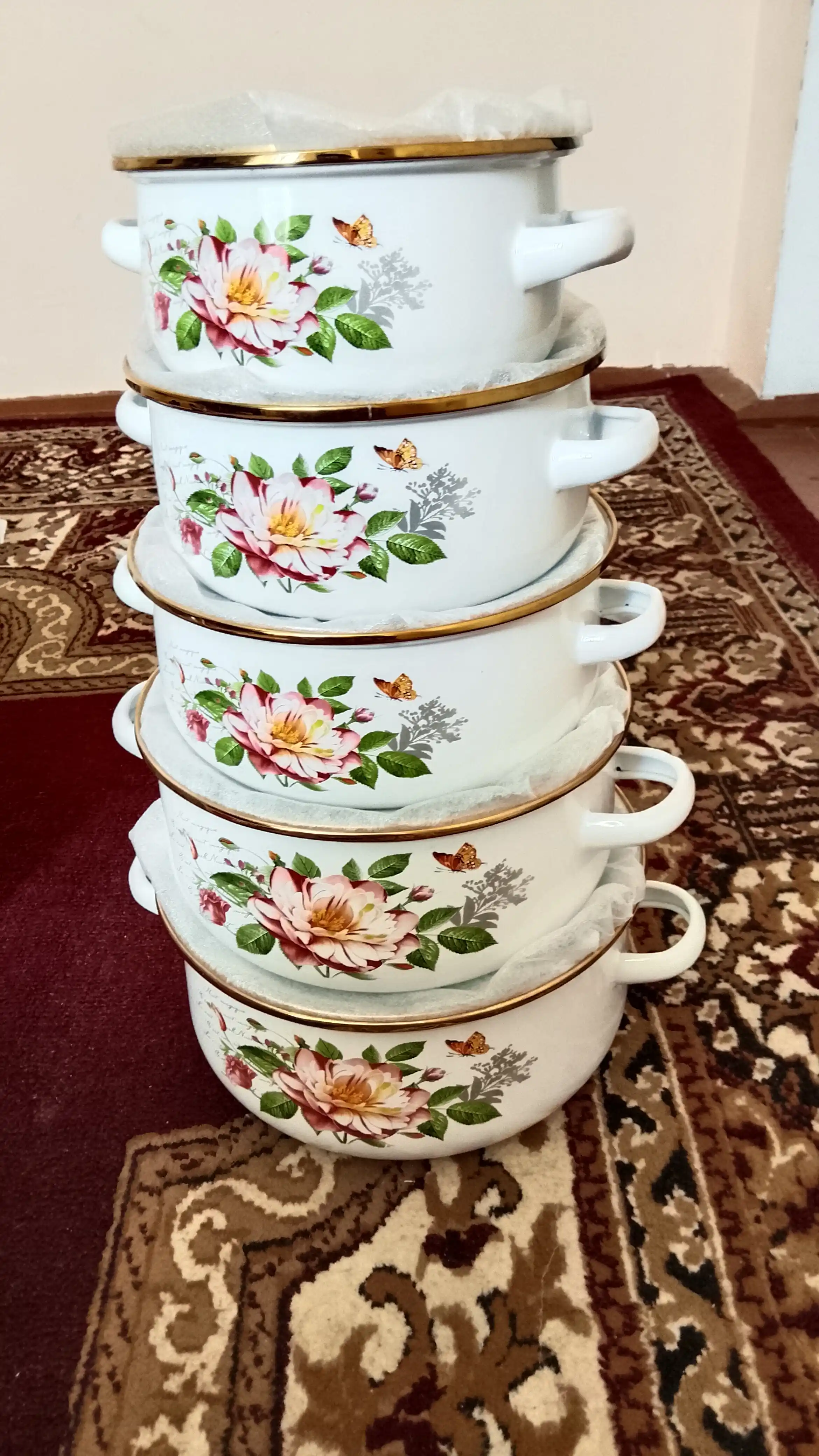 Sirlangan kastryulkalar to‘plami, qopqoqli, barcha plitalar uchun, 5 ta buyum, uy uchun