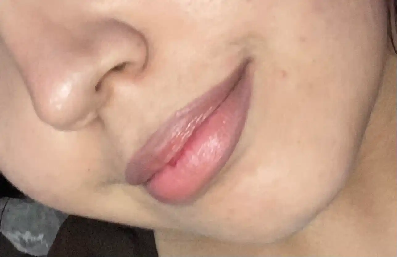Qalam lablar uchun Sensulu "I am Defined Lip Liner"