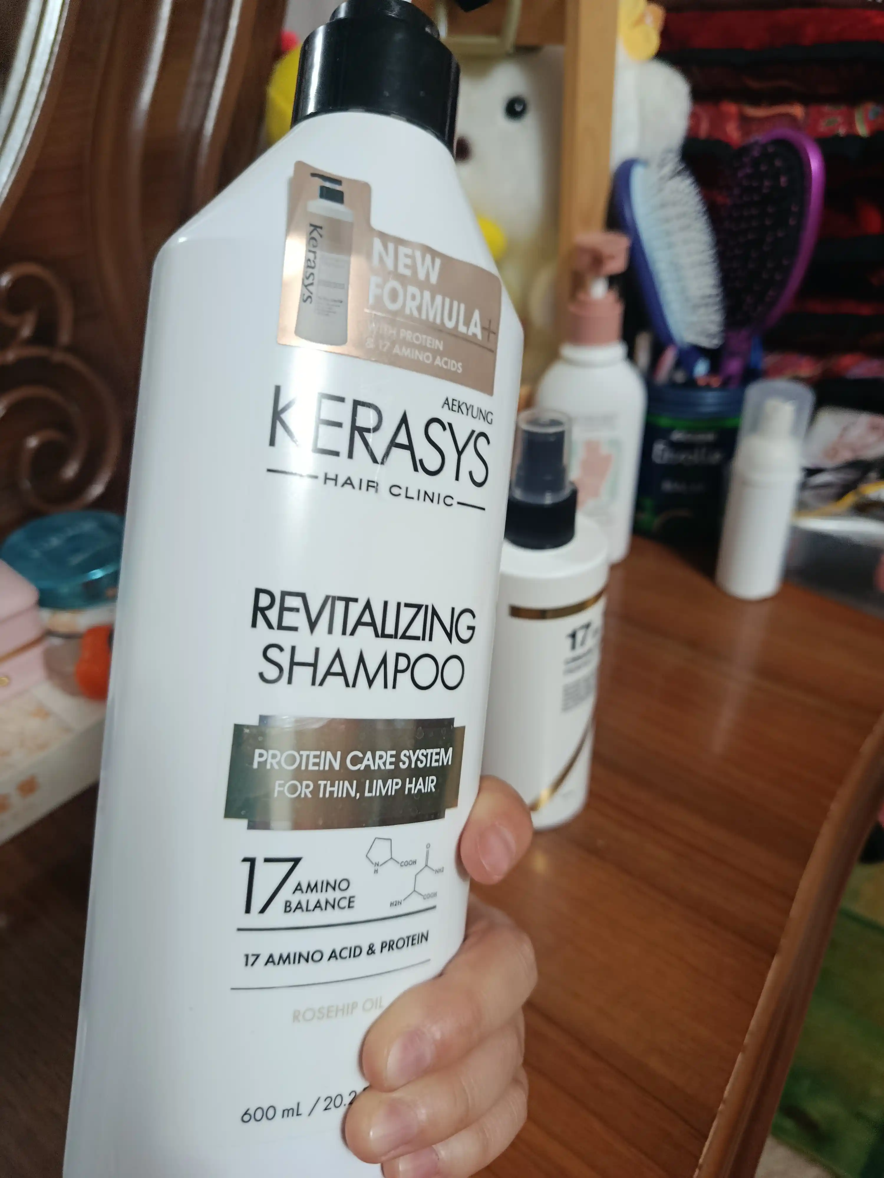 Shampun - Yog'li sochlar uchun, qayta tiklovchi Keratinli Kerasys Koreyski, 600 ml