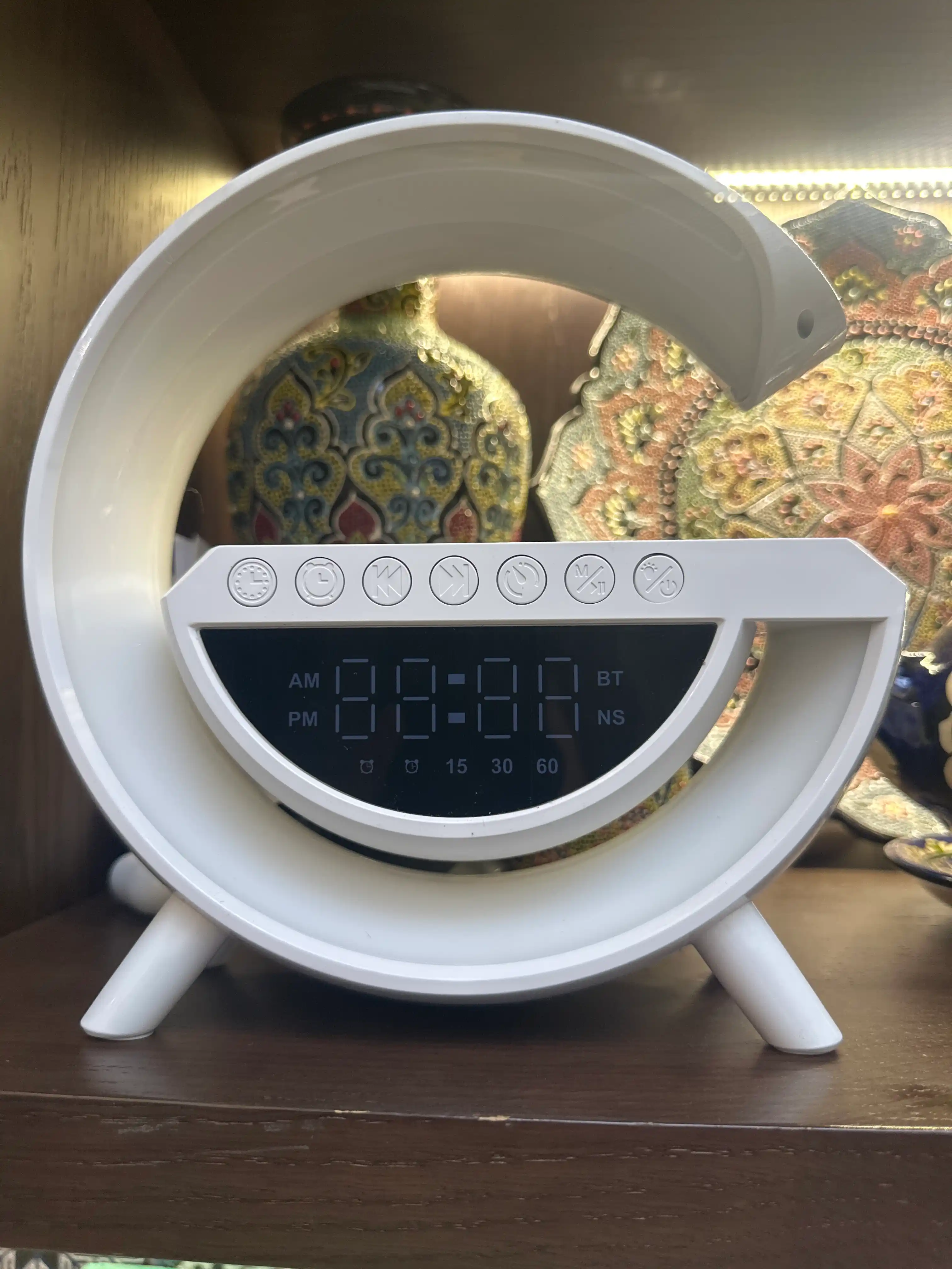 Tungi chiroq, radio va budilnikli aqlli kolonka