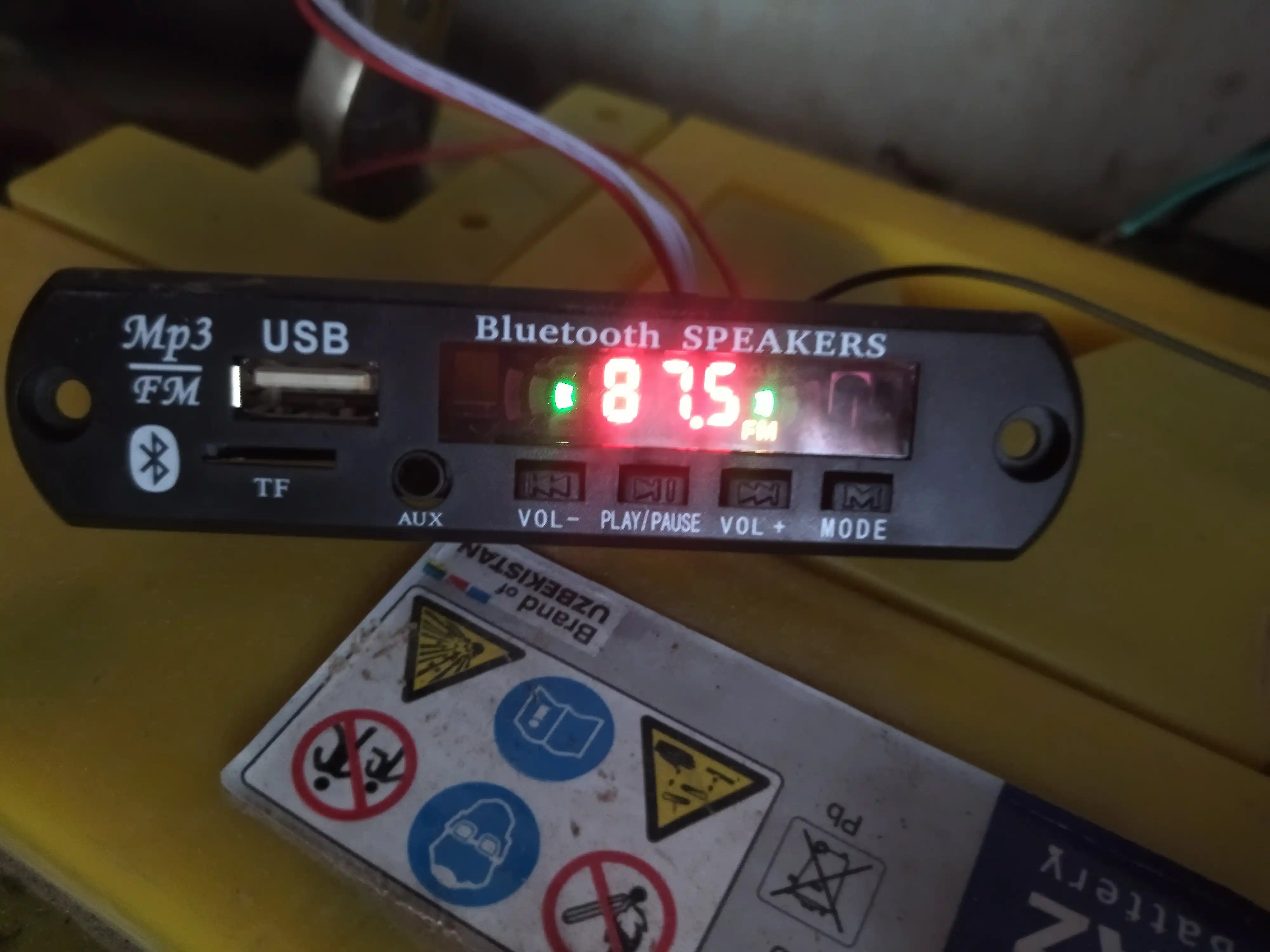 Bluetooth 5.0 MP3/WAV dekoder moduli, 12V, USB/TF, FM, AUX, pult bilan