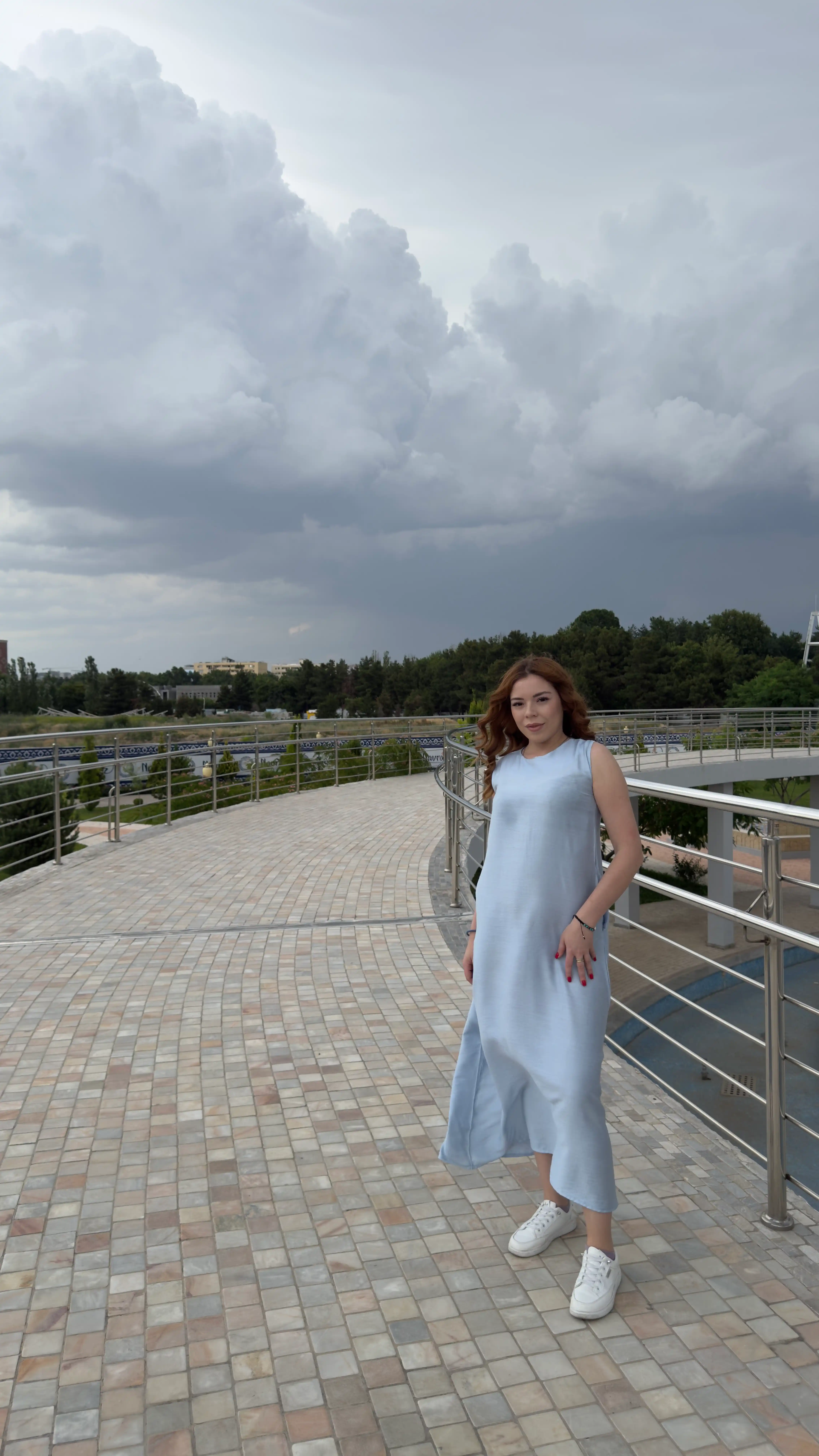 Zig‘ir tolali asosiy ko‘ylak, ayollarniki, midi, belbog‘li A siluetli