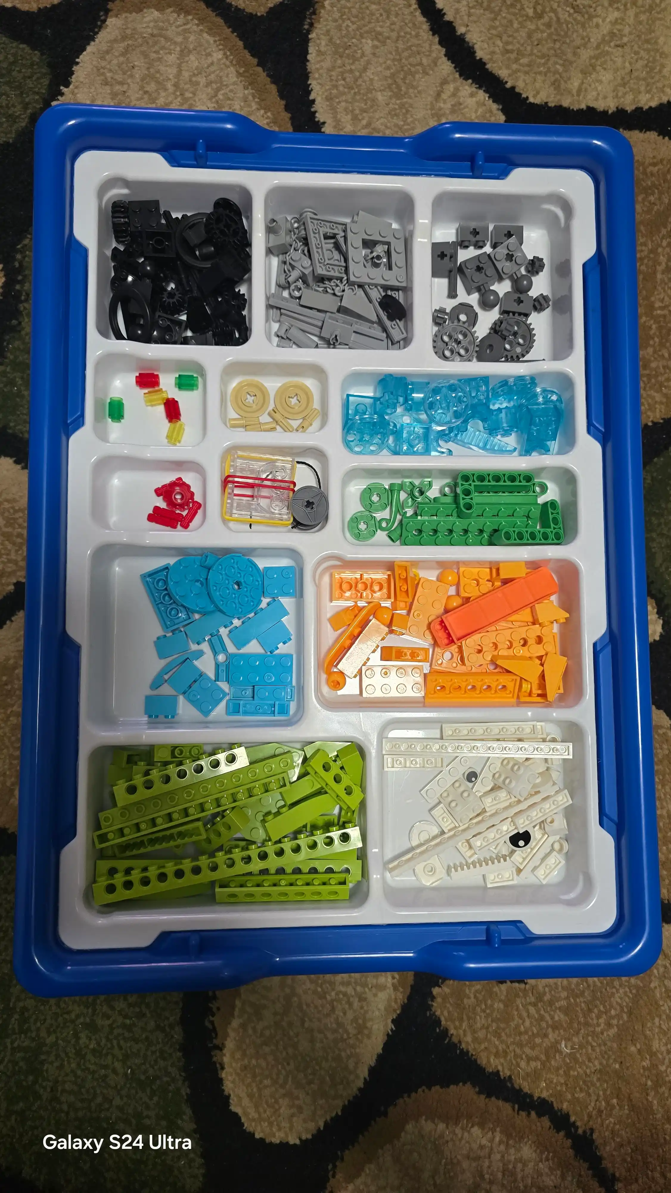 LEGO WeDo 2.0 konstruktori, akkumulyator va 2 ta motorchikli – robototexnika, 800+ model