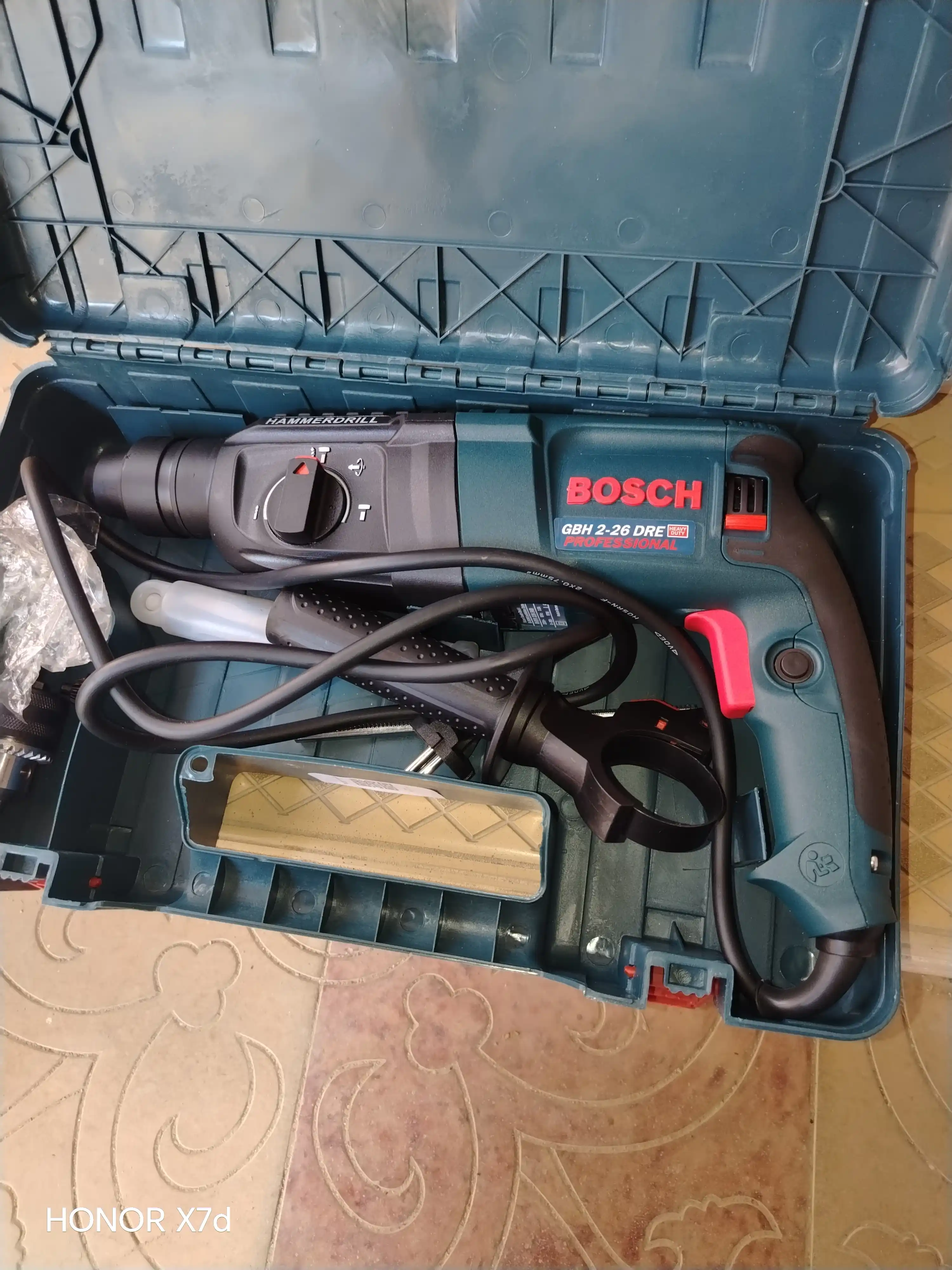 Perforator professionalni 3х bosqichlik, 26 mm, SDS PLUS