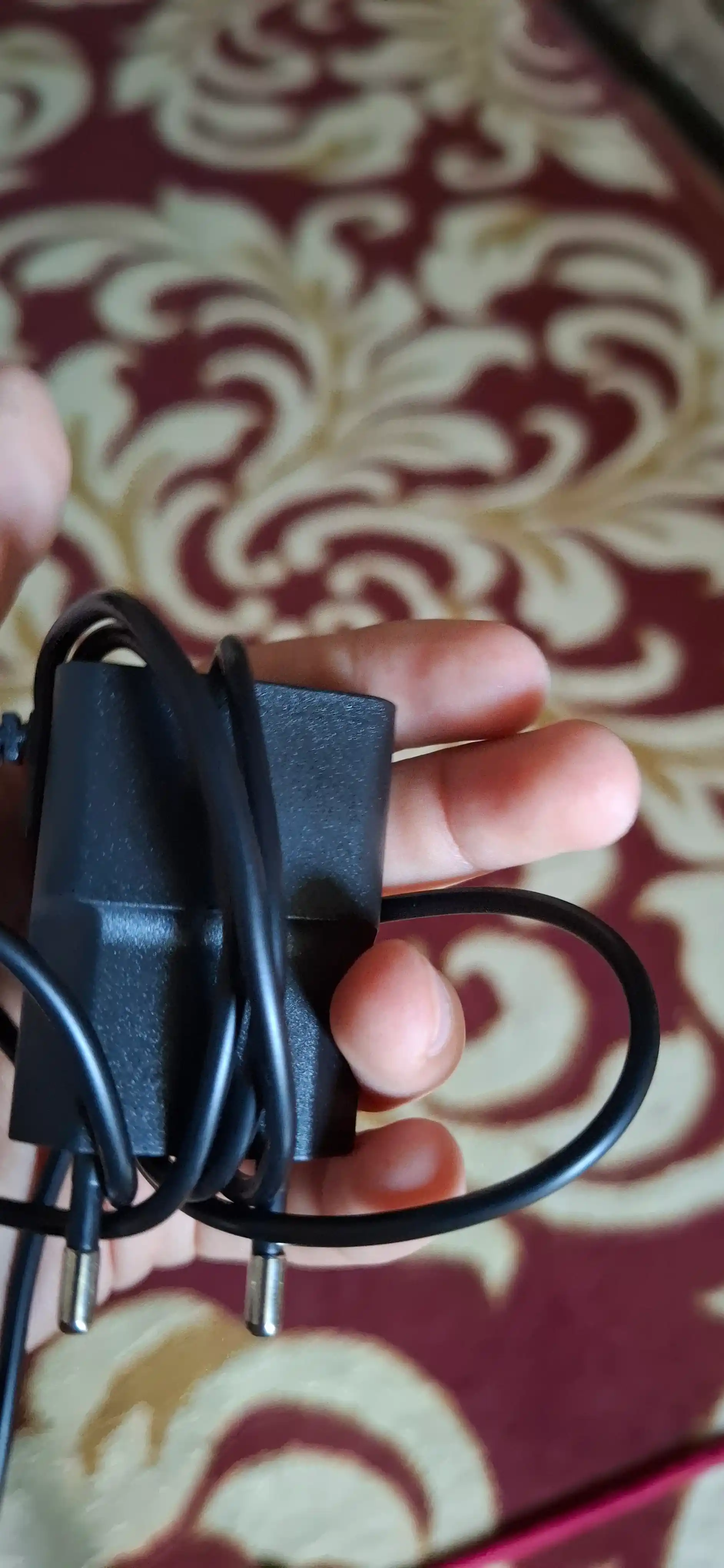 Novey 130 knopkali telefon, ingichka korpus, kamerasiz, 2 SIM