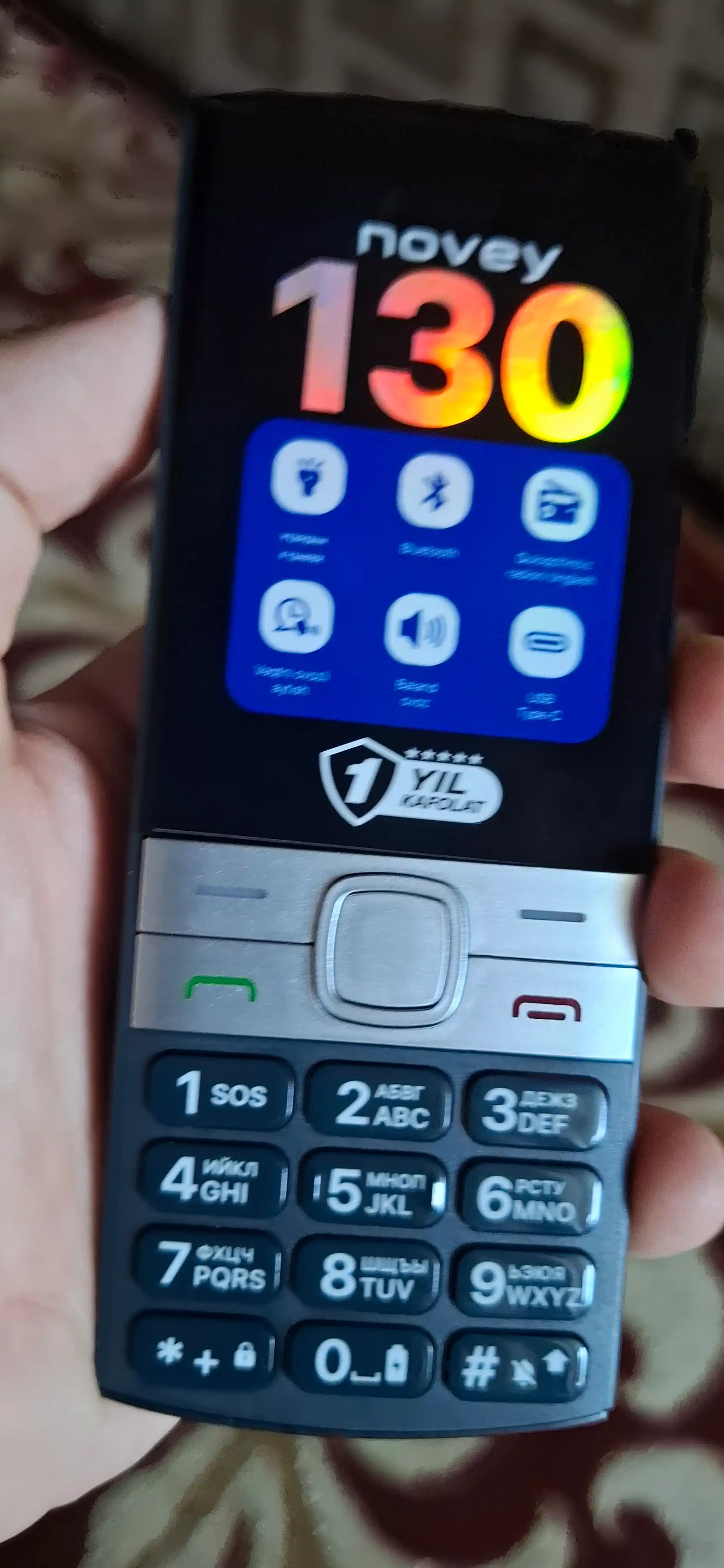 Novey 130 knopkali telefon, ingichka korpus, kamerasiz, 2 SIM