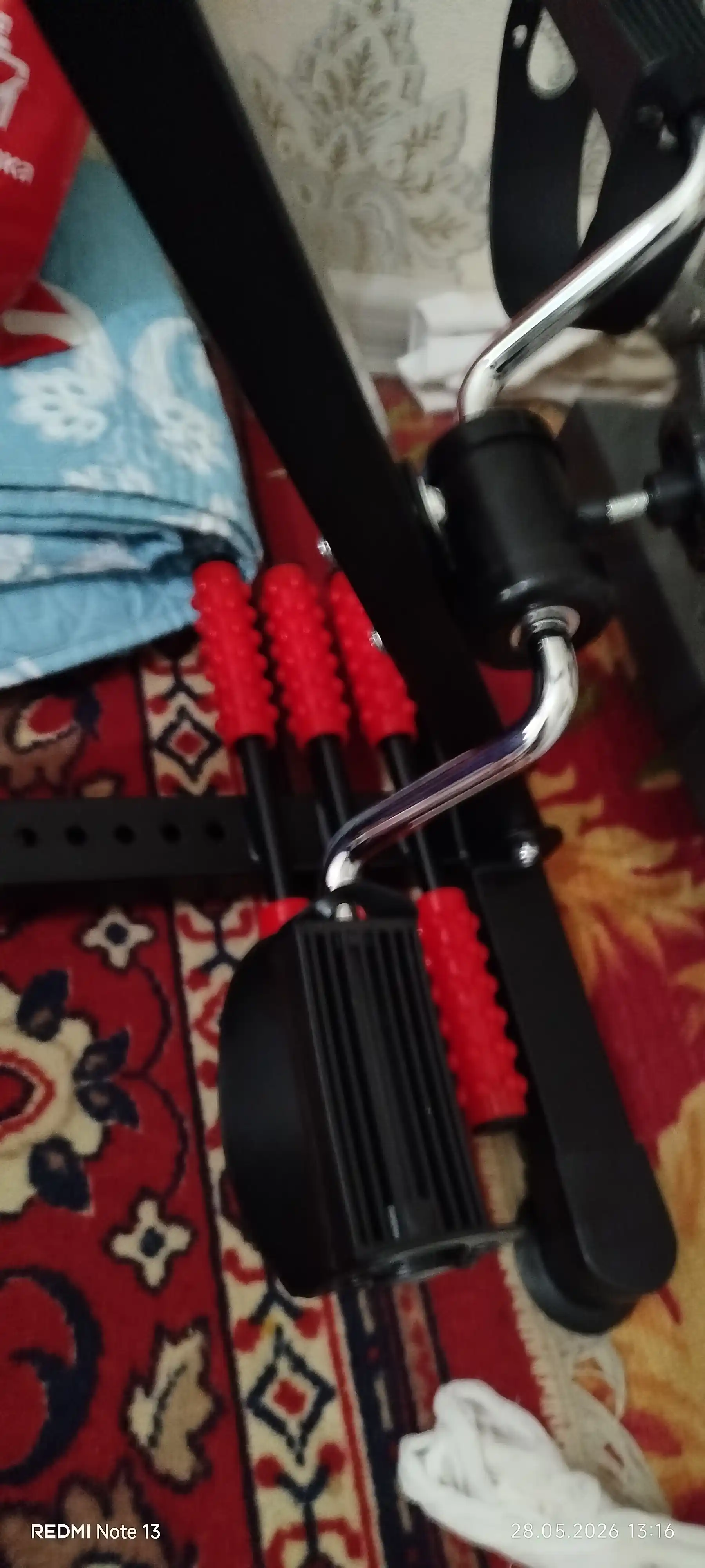 Qo‘l va oyoq uchun mini velotrenajyor, uyda mashq qilish uchun