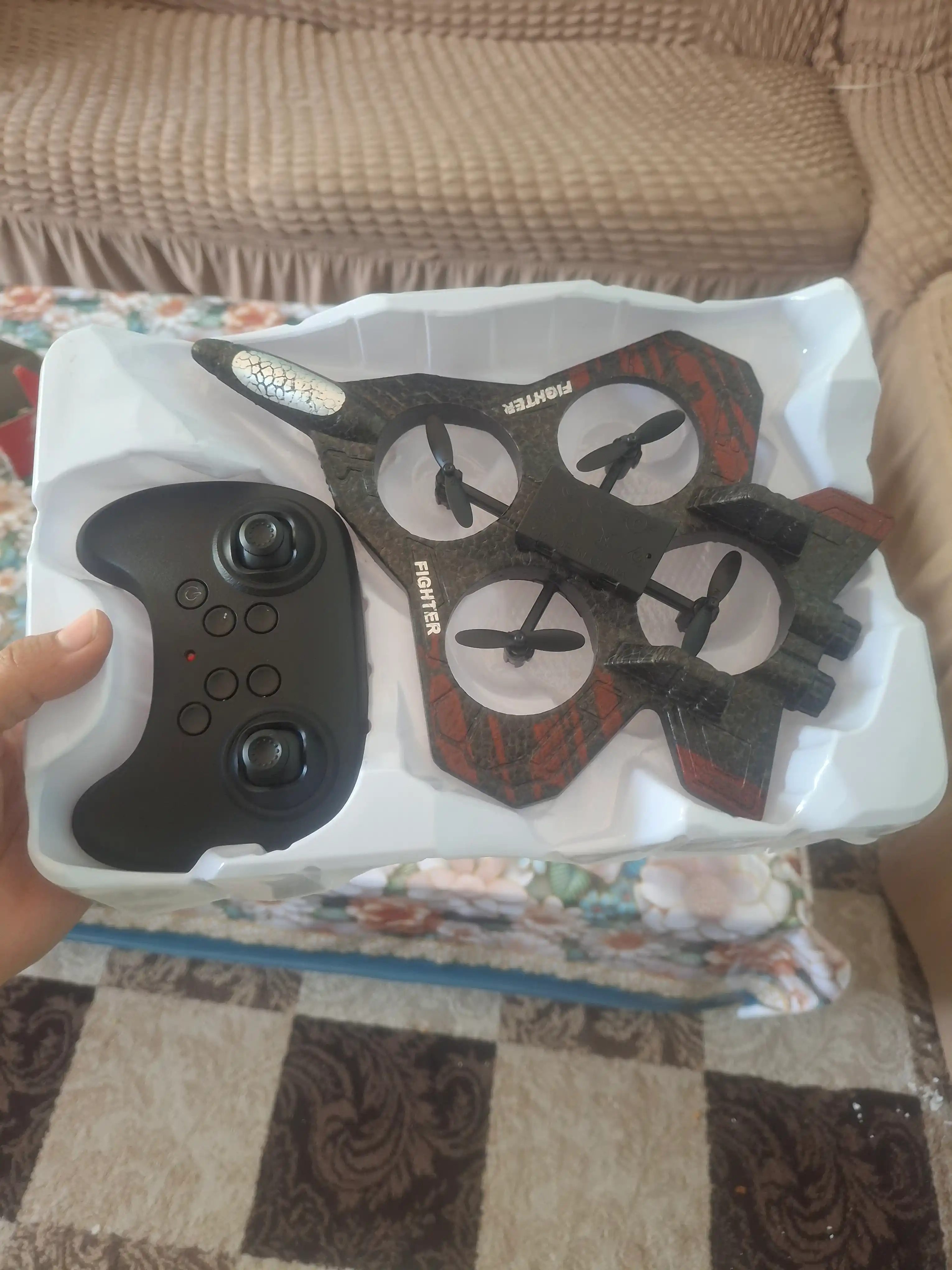 Masofadan boshqariladigan uchuvchi reaktiv samolyot (RC Plane) – bolalar uchun o‘yinchoq