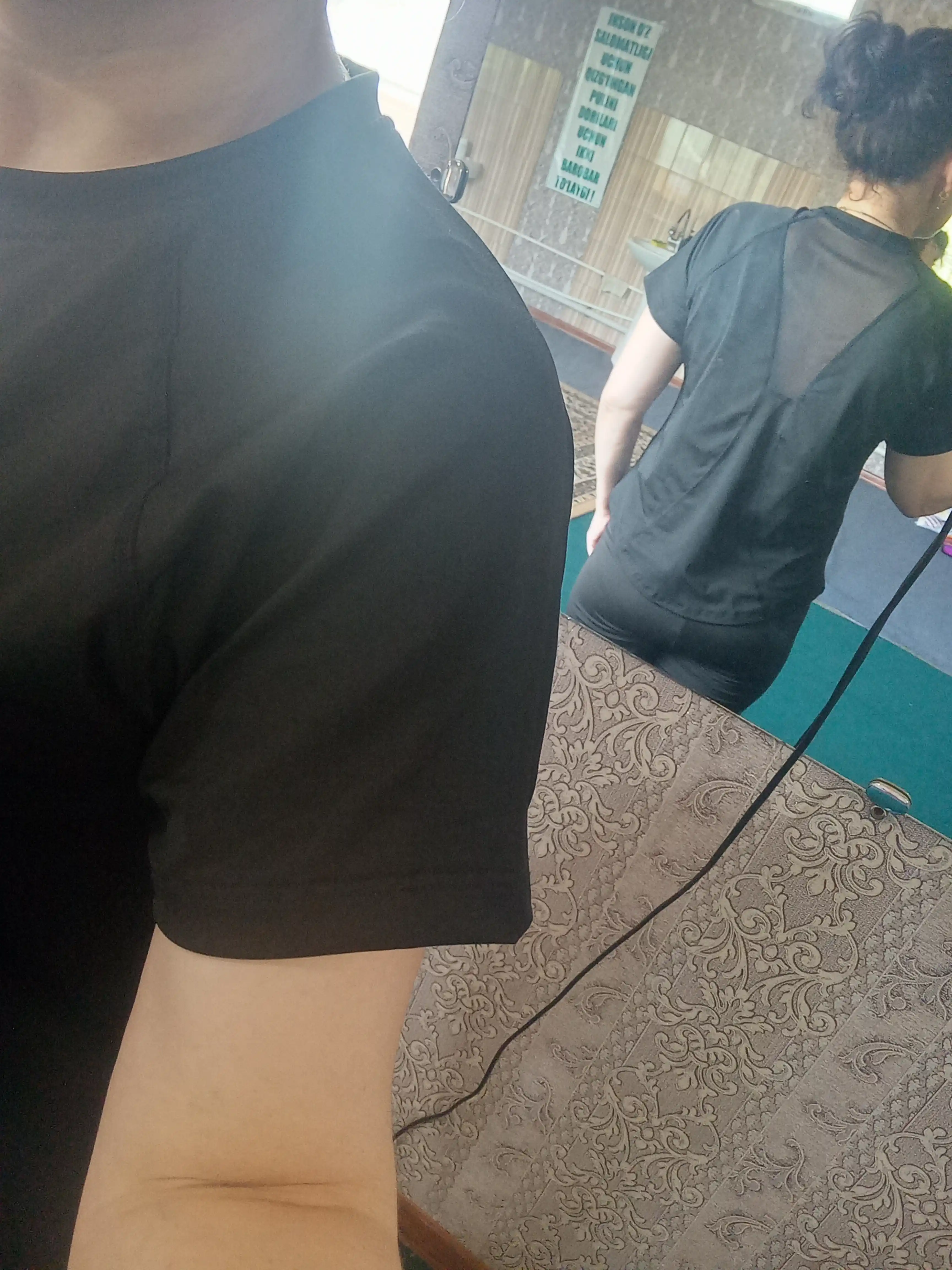 Ayollar kompression futbolkasi sport va fitnes uchun qomatni tortuvchi termo top, yengil