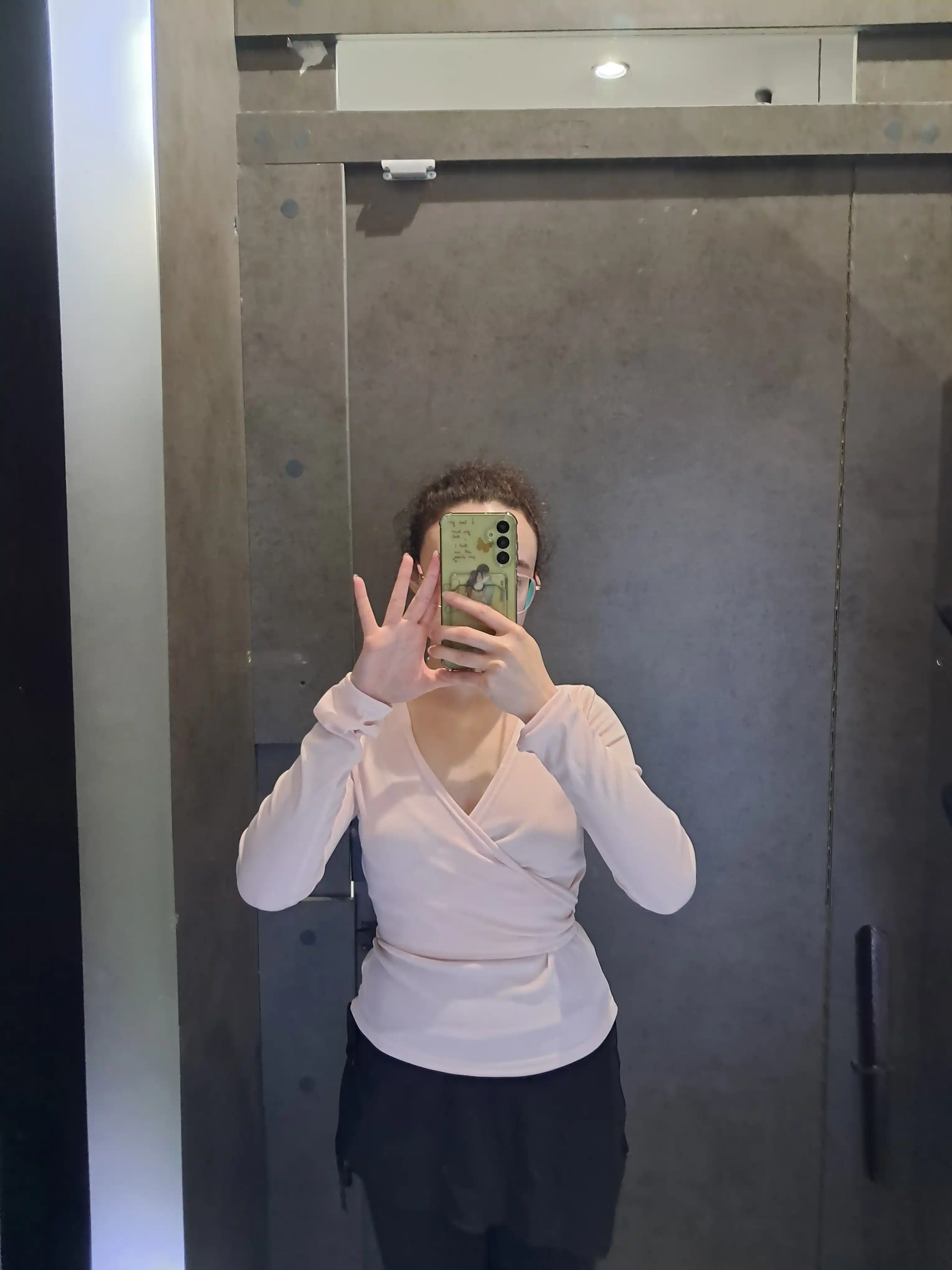 Pilates, yoga va har qanday sport turlari uchun ayollar sport kiyimi, uzun yengli kiyim