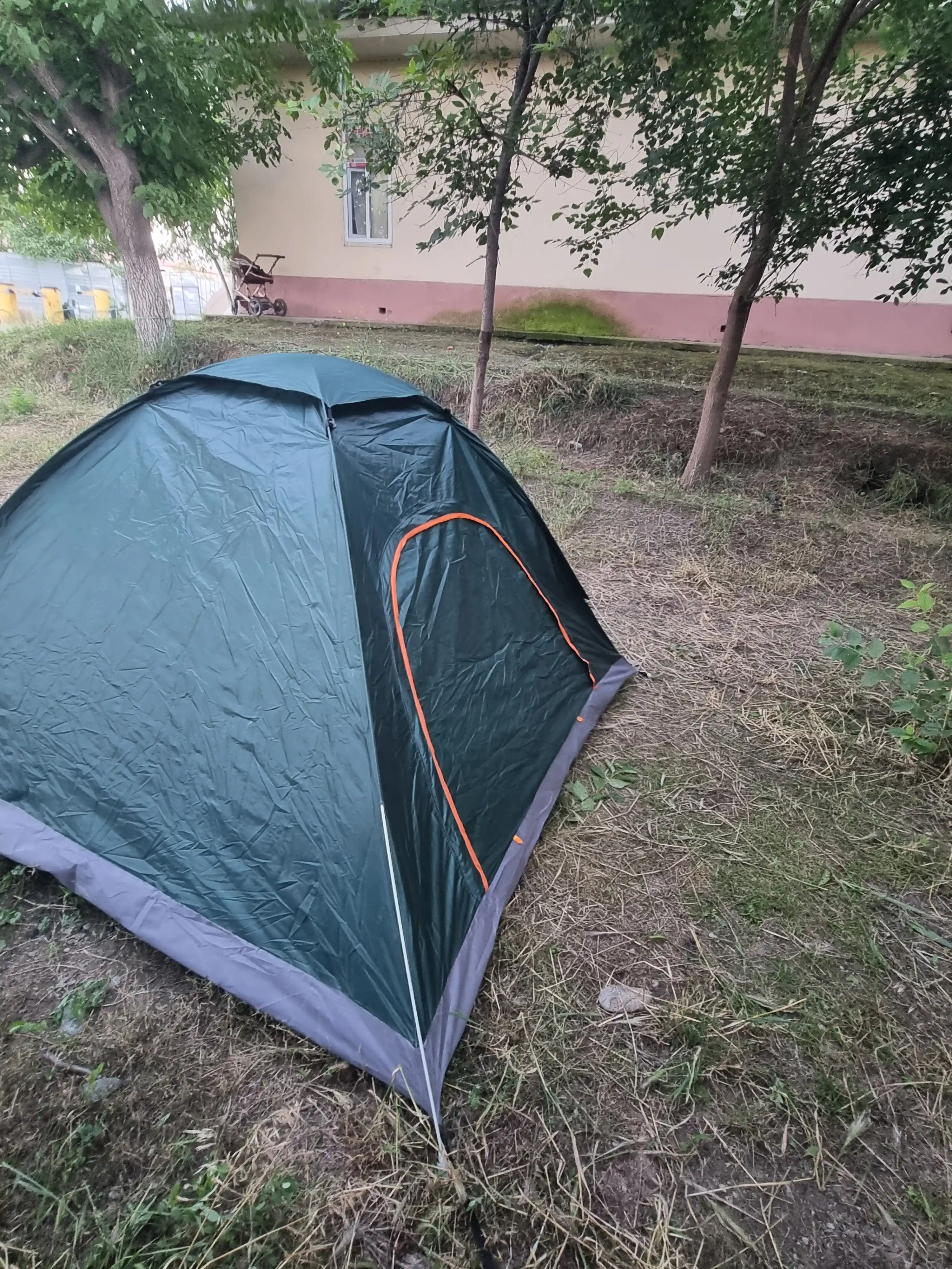 Sayyohlik chodiri 2-3 o‘rinli,avtomatik yig‘iladigan palatka