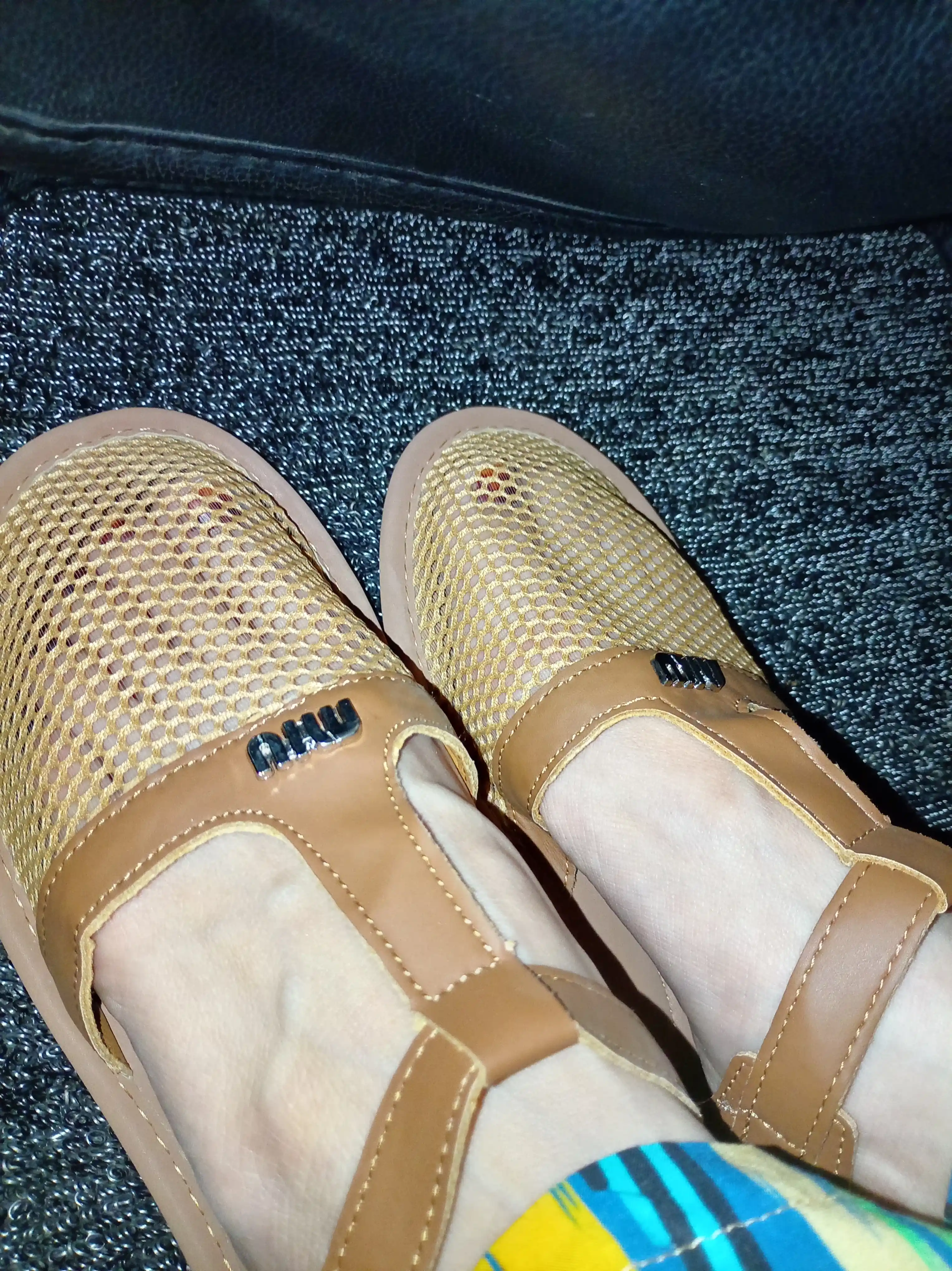Ayollar yozgi oyoq kiyimi, baletka va sandal, yengil to‘rli tufli 1razmer kichik
