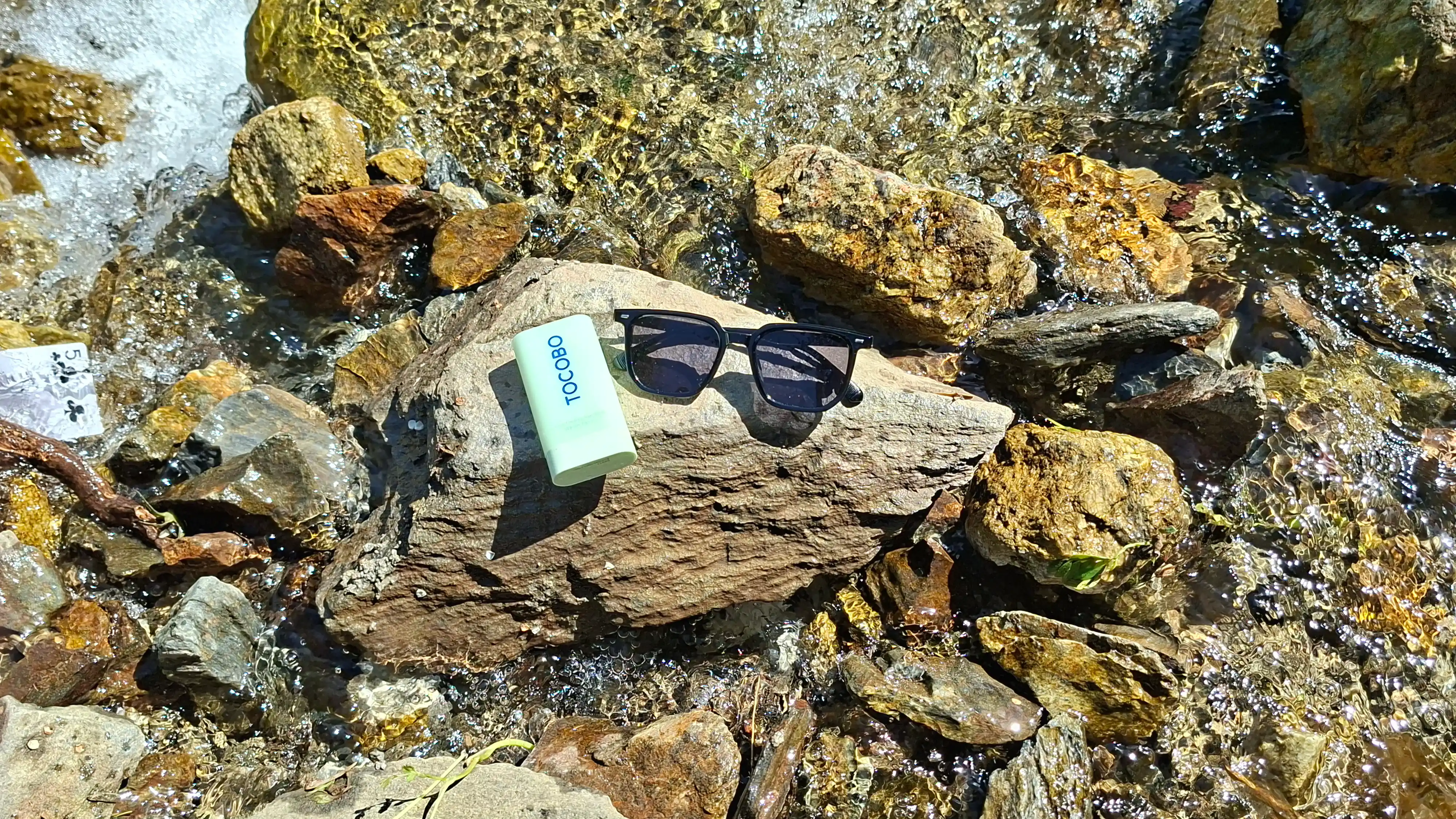 Tinchlantiruvchi quyoshdan himoyalovchi stik Tocobo Cica Cooling Sun Stick SPF50+ PA++++