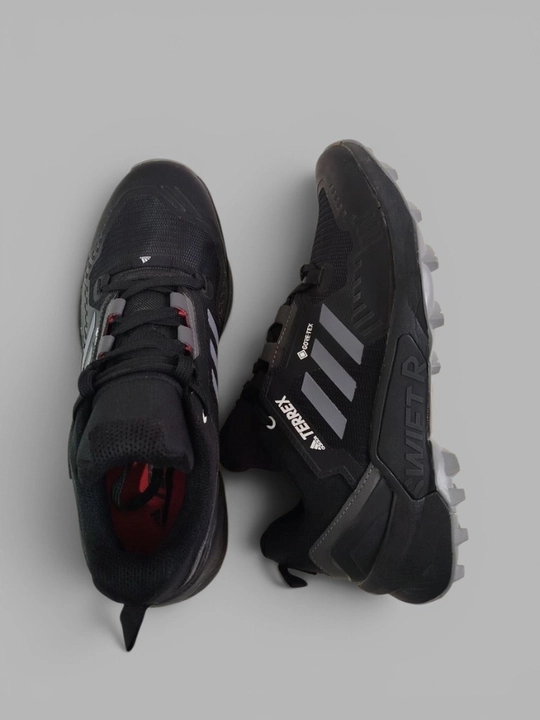 Черные кроссовки Adidas Terrex