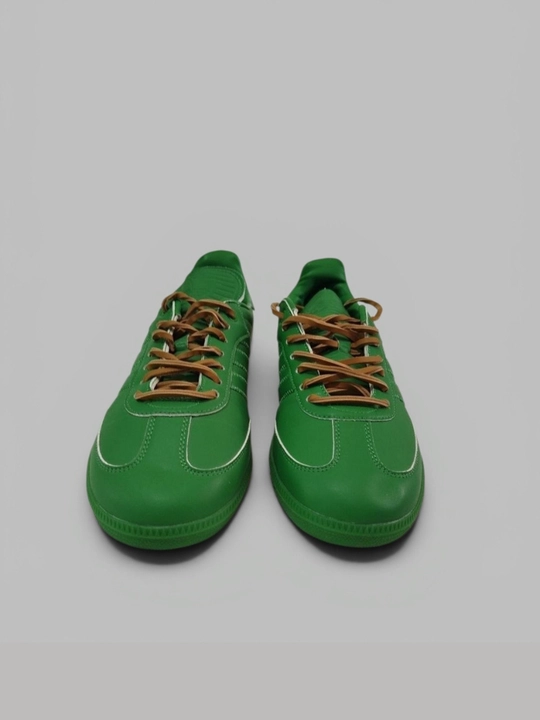 Krossovka Adidas yashil rangda
