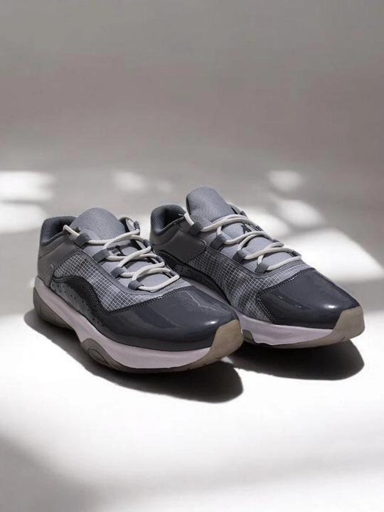 Серые кроссовки Air Jordan - 