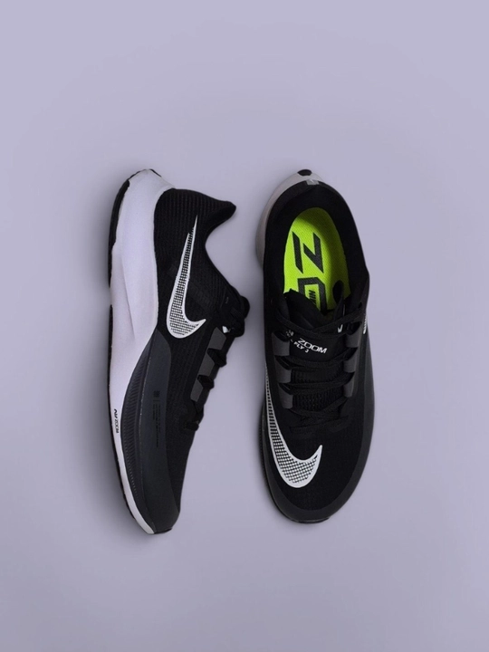 Krossovka Nike qora rangda yozgi