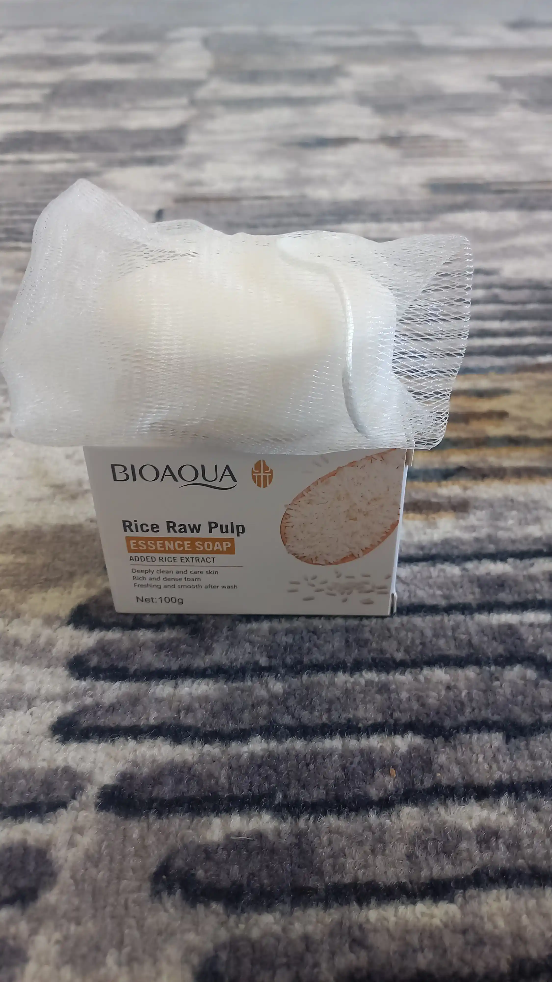 Oqartiruvchi sovun BIOAQUA, guruch ekstrakti bilan, yuz va tana uchun, 100 g