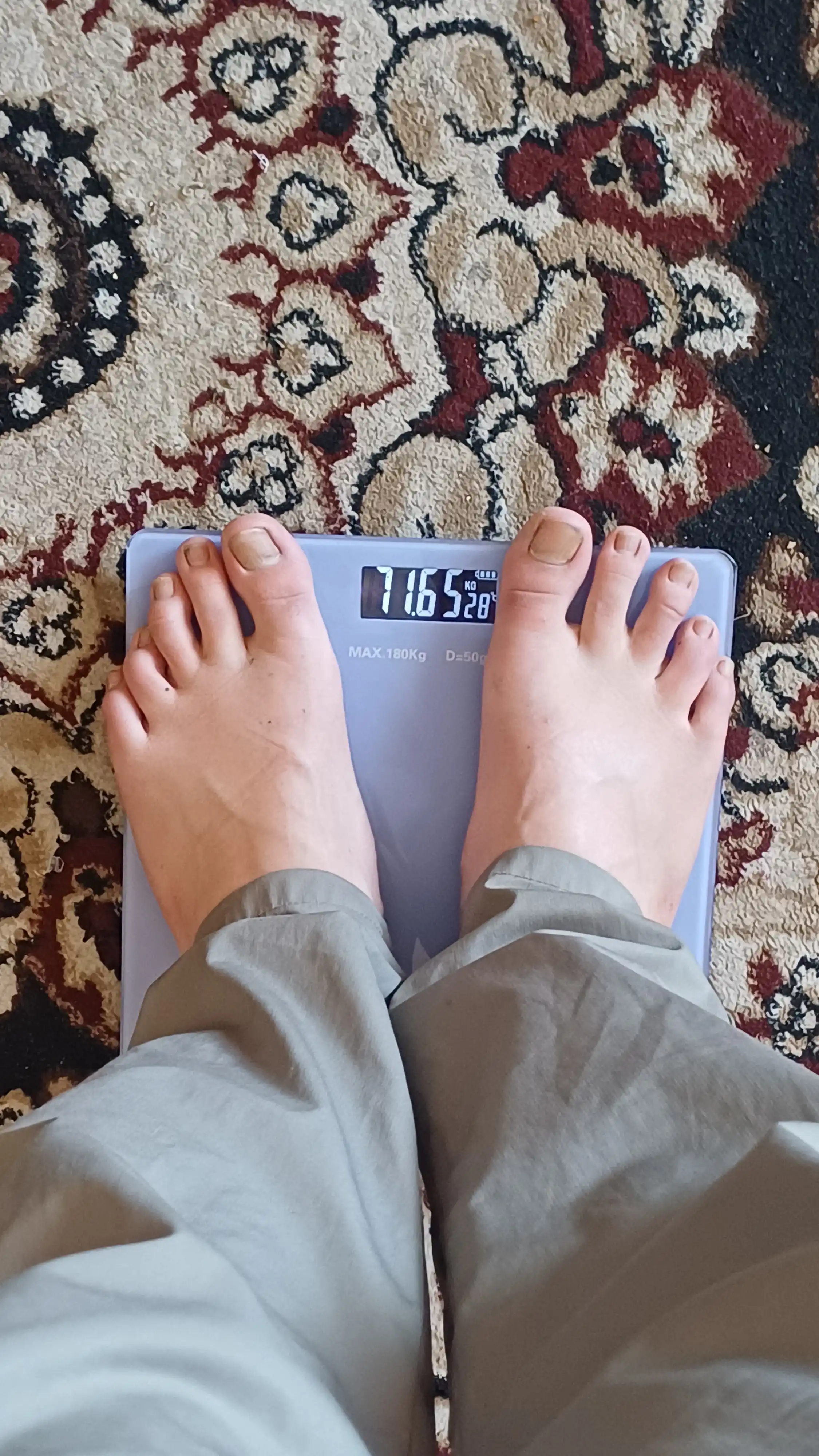 Elektron tarozi, uy uchun, polga, shaffof, shisha, to'rtburchak, 180 kg gacha, 26 x 26 sm