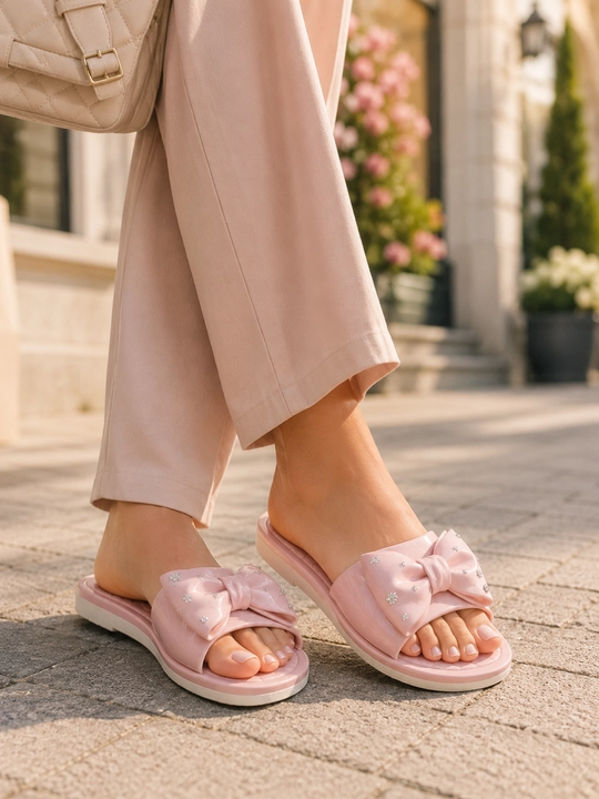 Женские резиновые шлепанцы с бантом. Мягкие летние тапочки - 