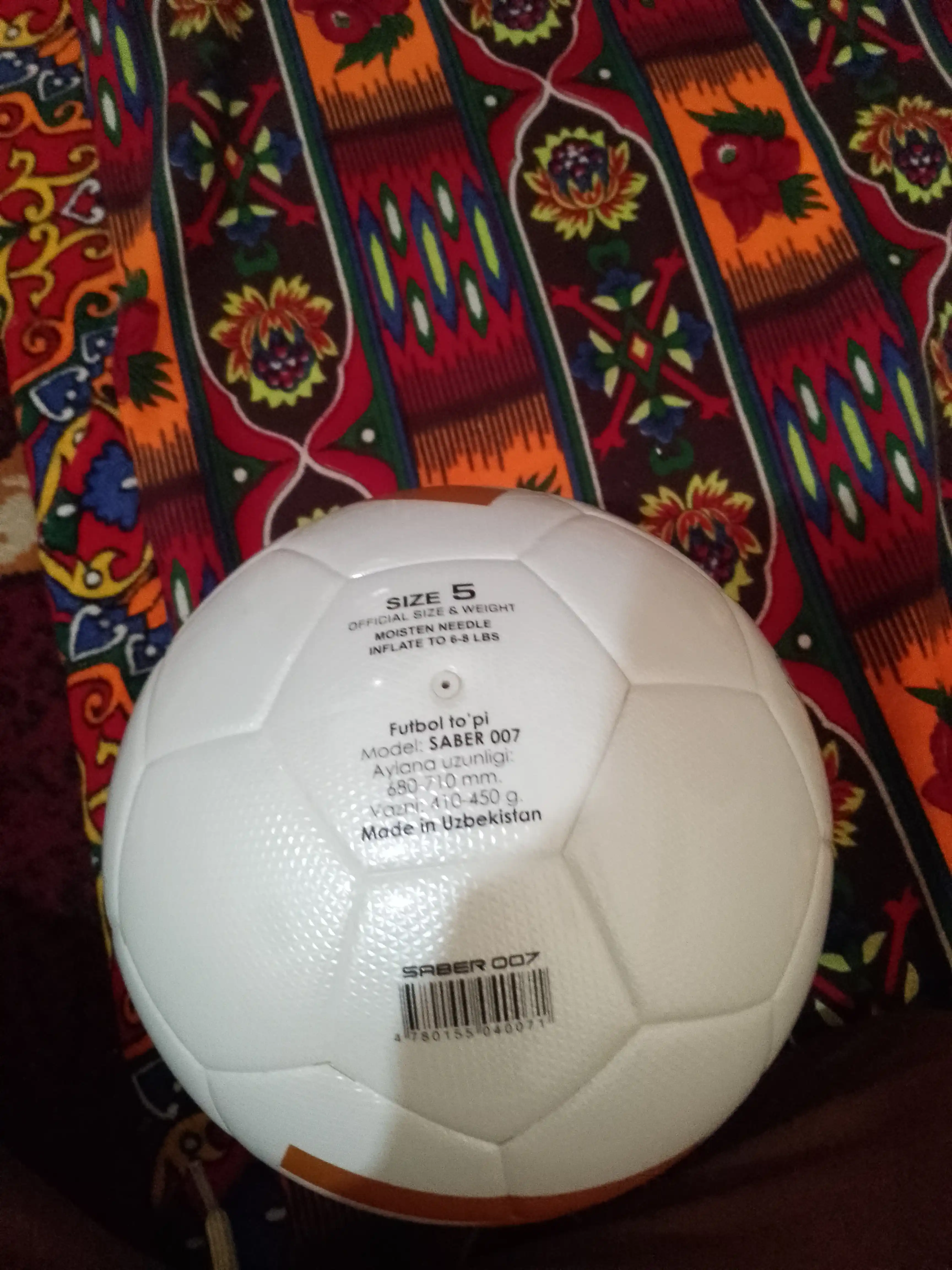 7SABER futbol va futzal to‘pi, 4 va 5-o‘lcham, sovg‘a qutisidagi sport to‘pi