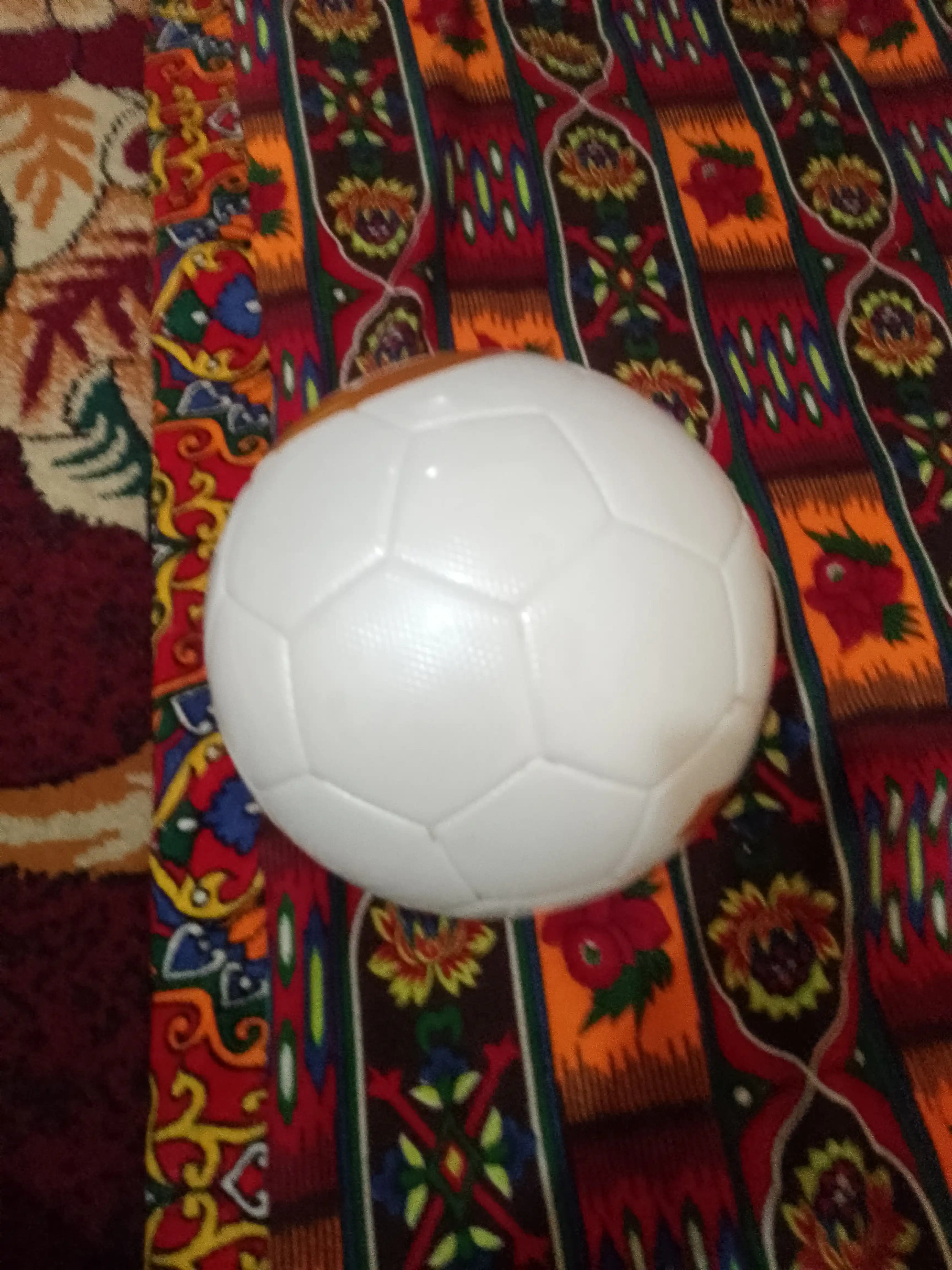 7SABER futbol va futzal to‘pi, 4 va 5-o‘lcham, sovg‘a qutisidagi sport to‘pi