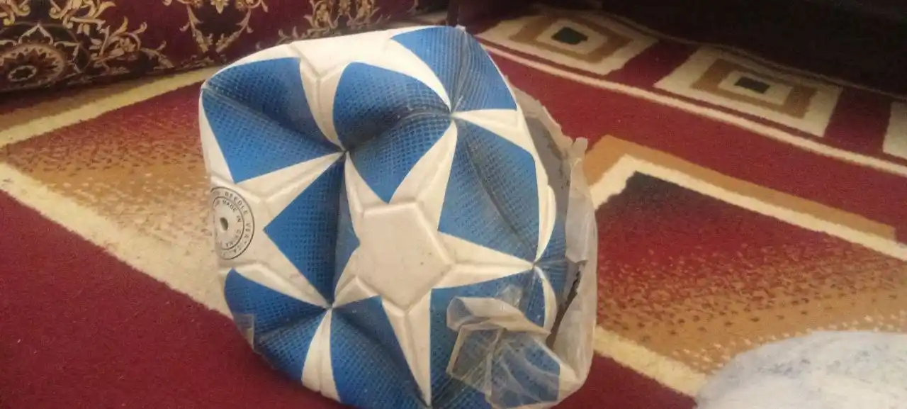 Futbol uchun to'p, o'lcham 5, 32 panelli koptok, lateks kamera