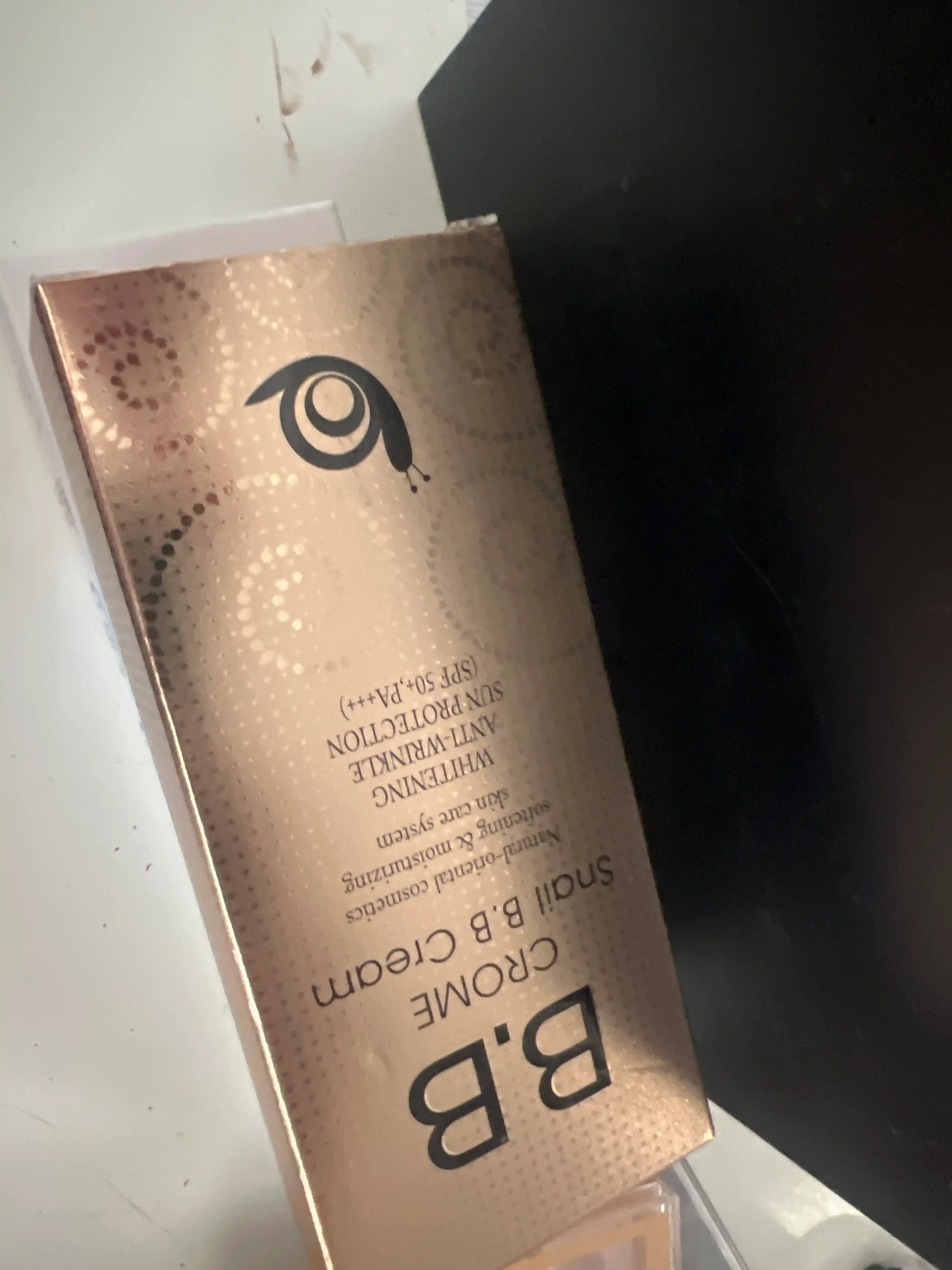 CROME SNAIL SPF50 BB-kremi, makiyaj uchun ko‘p funksiyali oqartiruvchi asos, 50 ml