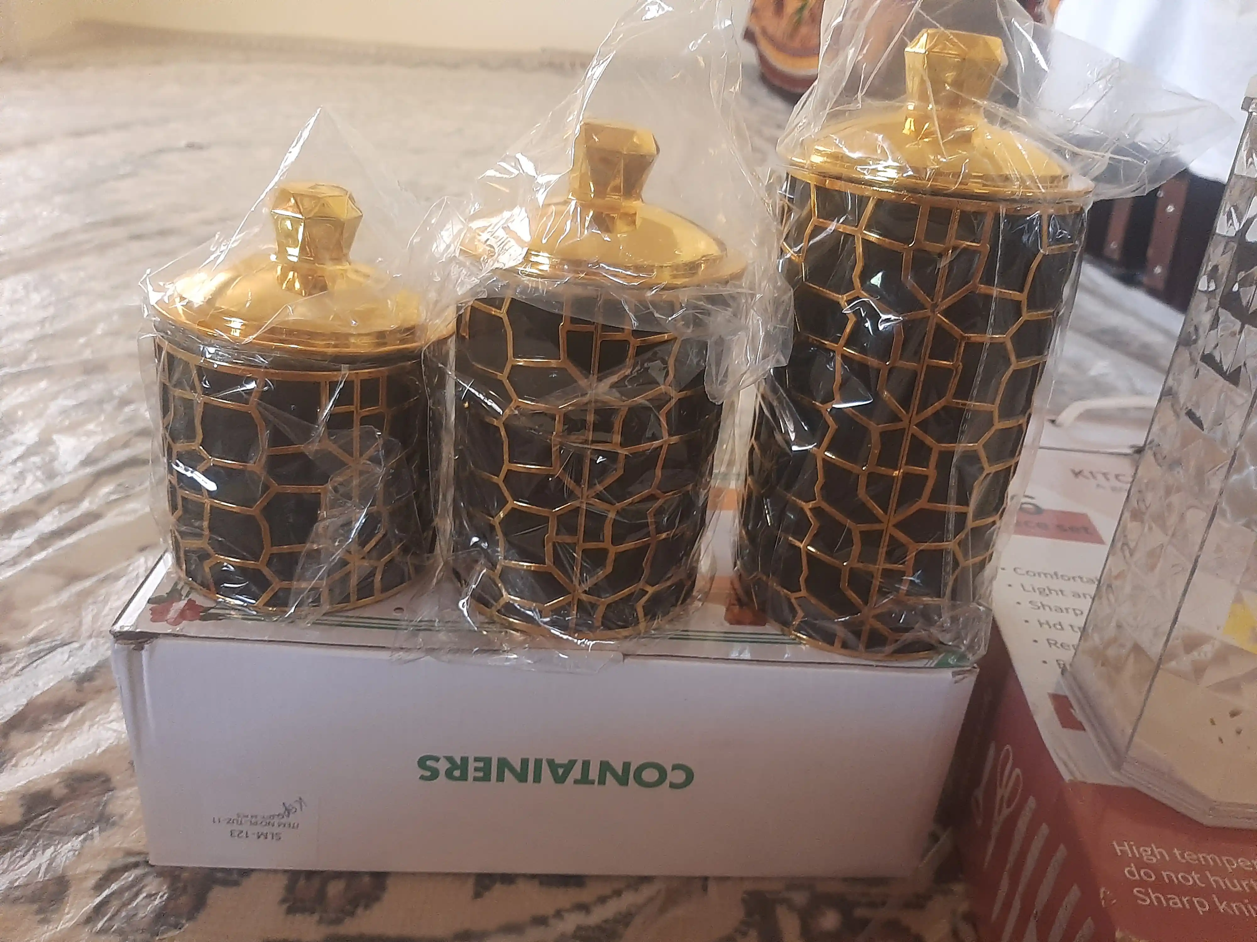 Akril va plastik qanddon (1, 2 yoki 3 talik to‘plam)