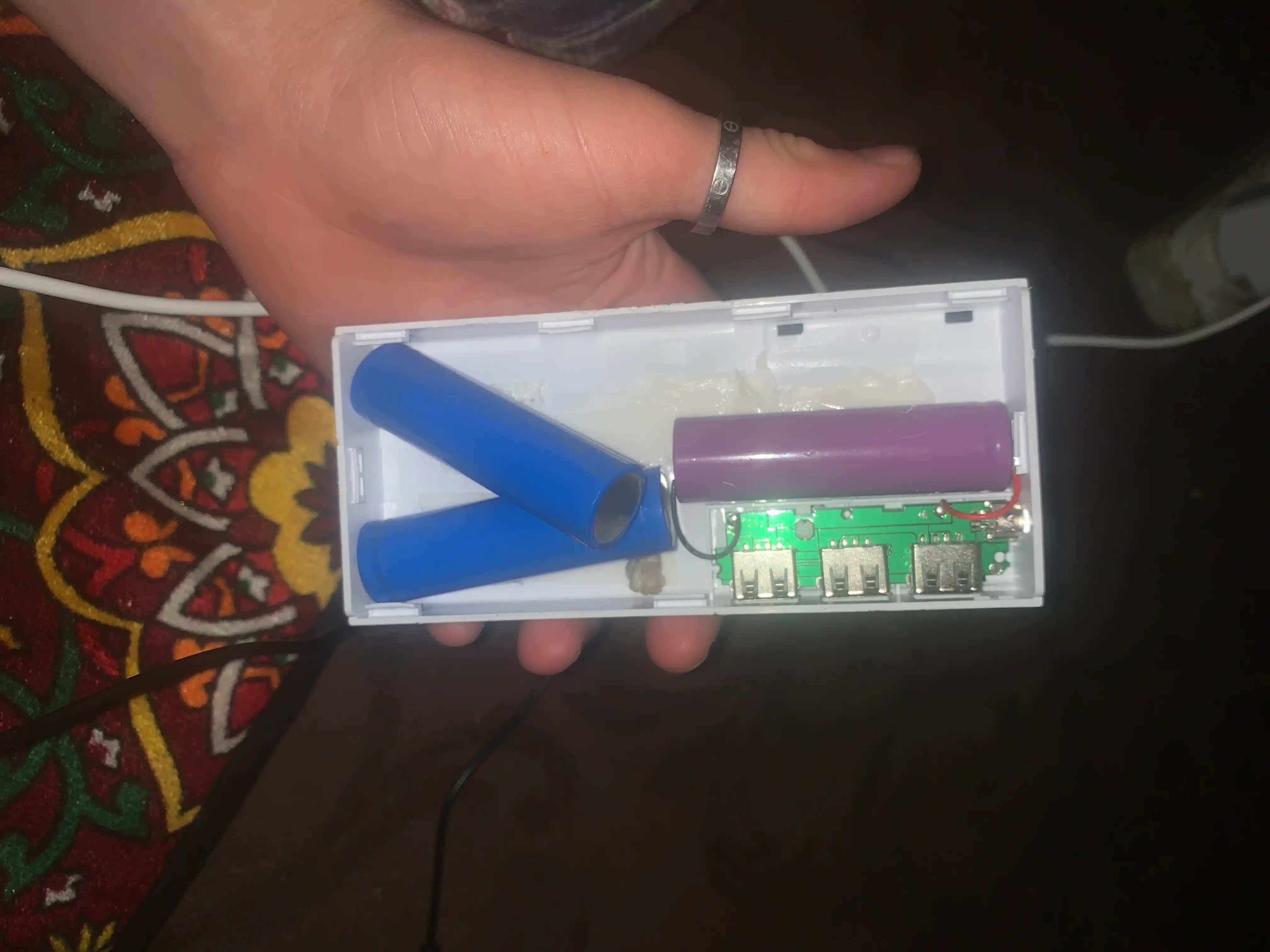 Power bank tashqi akkumulyator Ekranli 12000mah quvvat banki LCD / LED