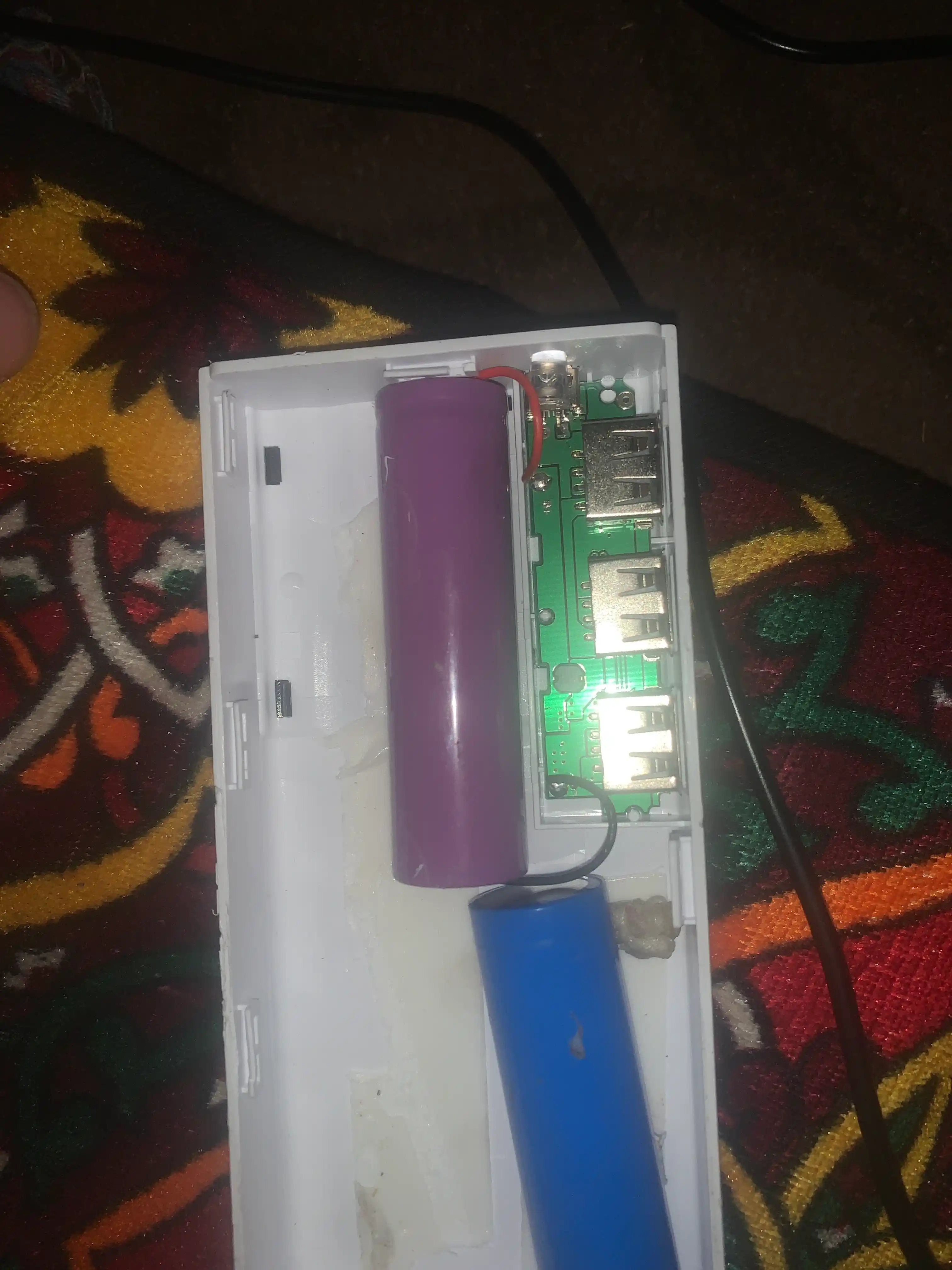 Power bank tashqi akkumulyator Ekranli 12000mah quvvat banki LCD / LED