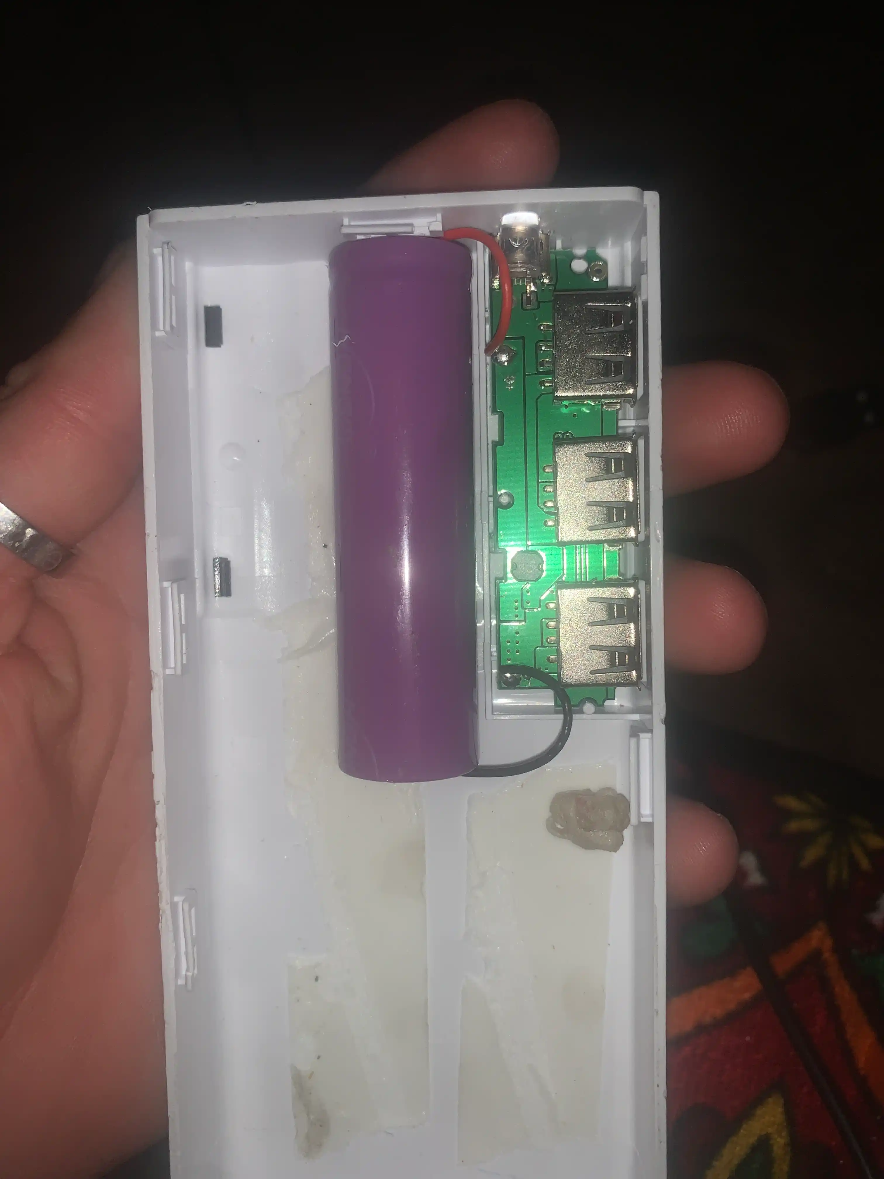 Power bank tashqi akkumulyator Ekranli 12000mah quvvat banki LCD / LED