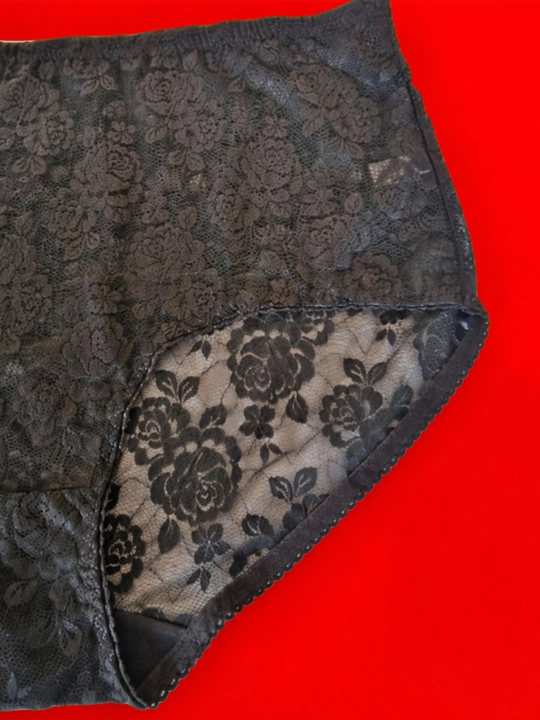 Ayollar uchun katta o‘lchamli trusik yuqori belli, to‘rli, qulay va yumshoq ichki kiyimlar