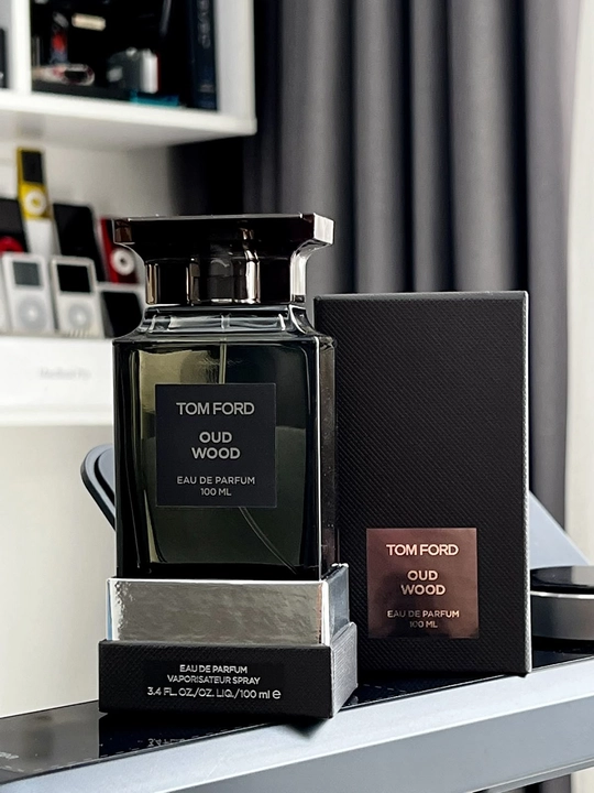 Tom Ford Oud Wood erkaklar atiri 100 ml —  uzoq saqlanuvchi parfum