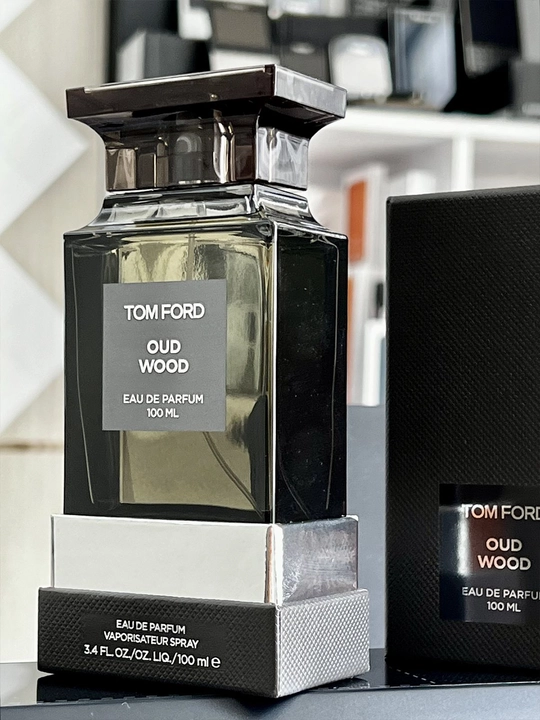 Tom Ford Oud Wood erkaklar atiri 100 ml —  uzoq saqlanuvchi parfum