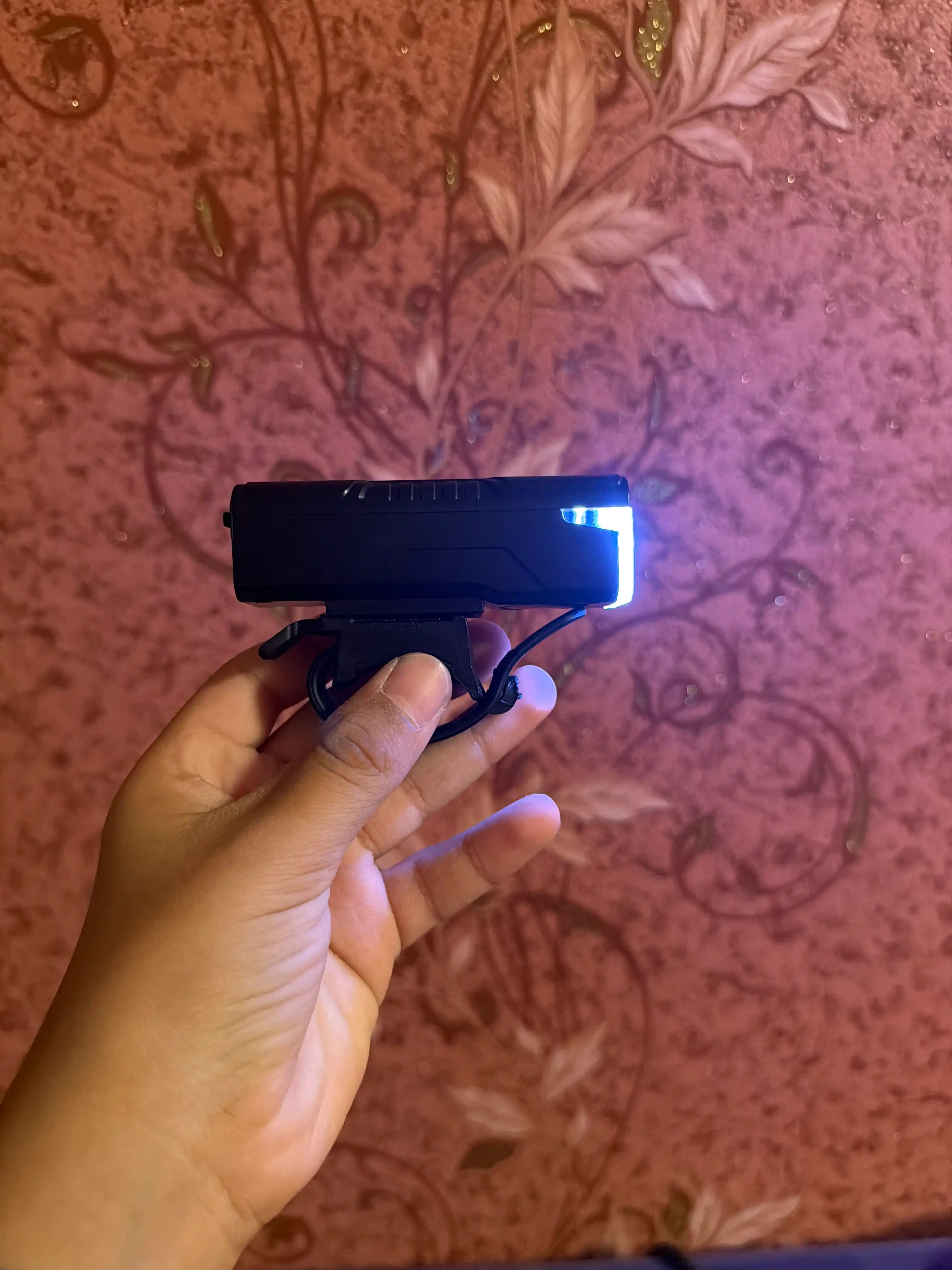 Yorqin LED chiroq + ultra baland ovozli velosiped signali, zaryadlovchi bilan