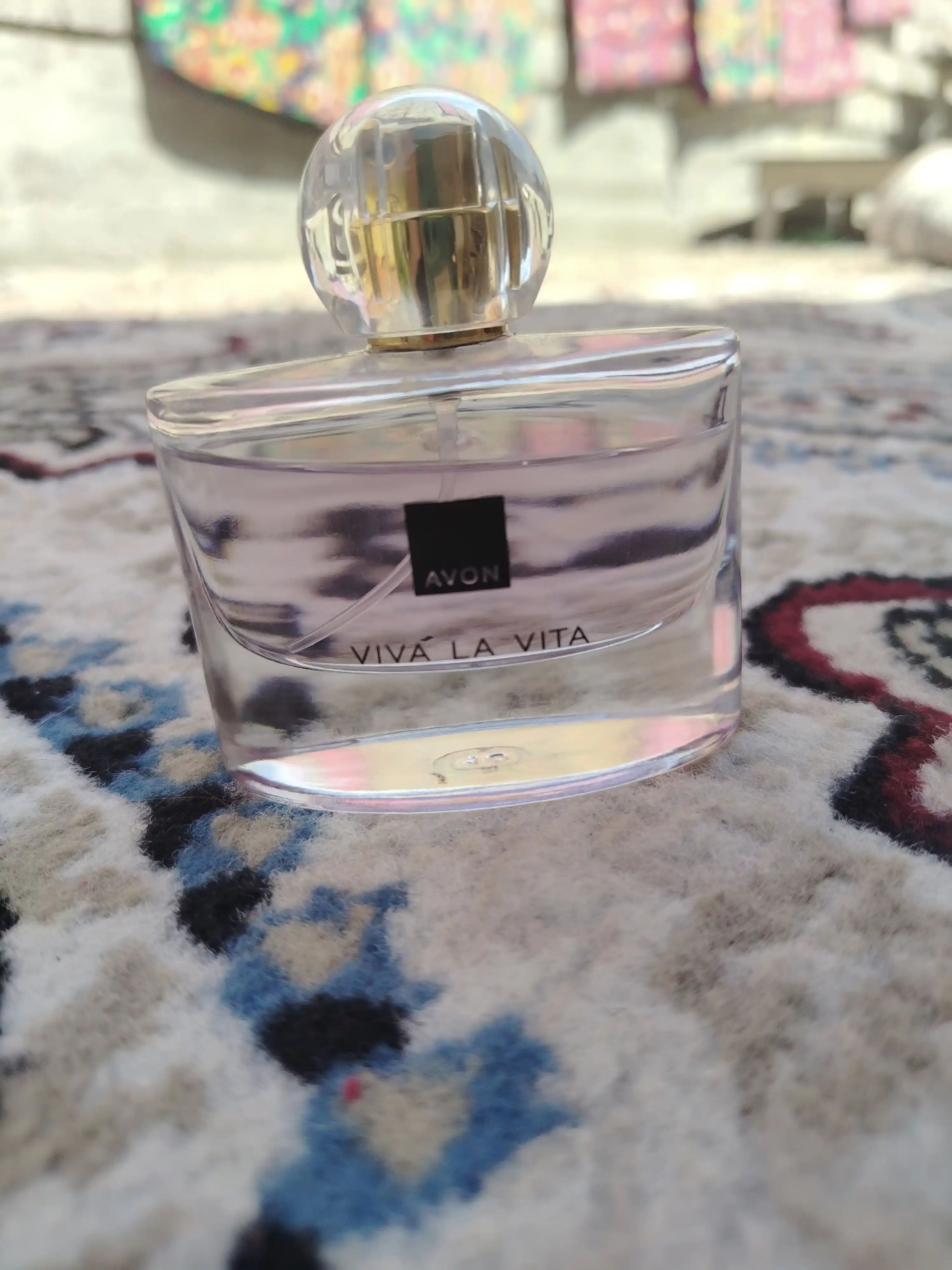 Parfyumlangan suvi Avon Viva la Vita, 50 ml