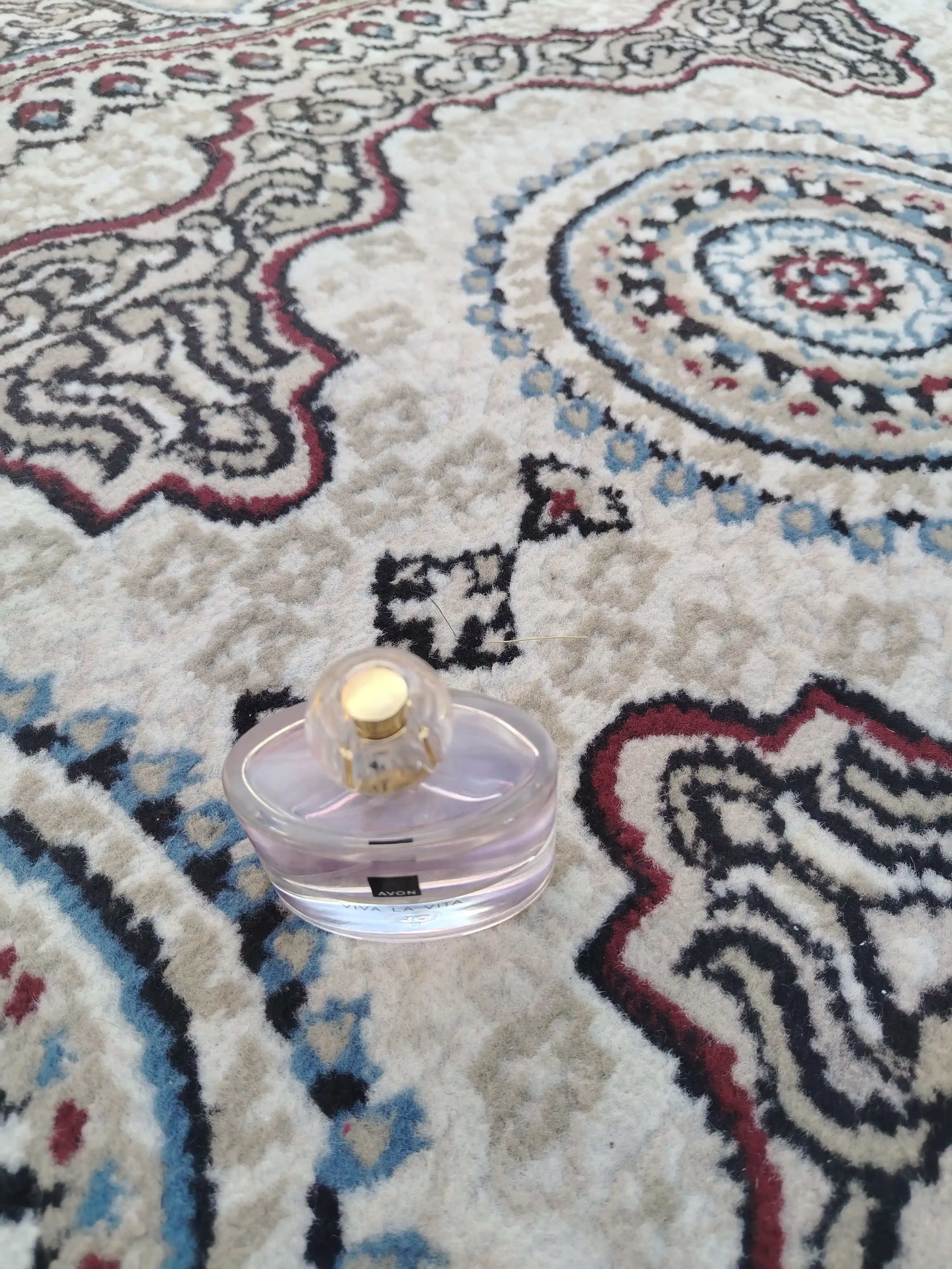 Parfyumlangan suvi Avon Viva la Vita, 50 ml