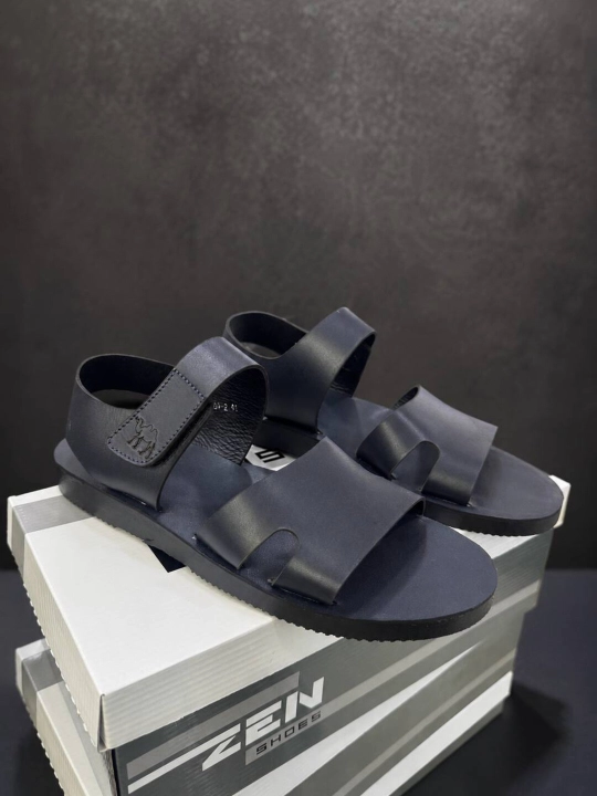 Komfort va klassik charm sandallar
