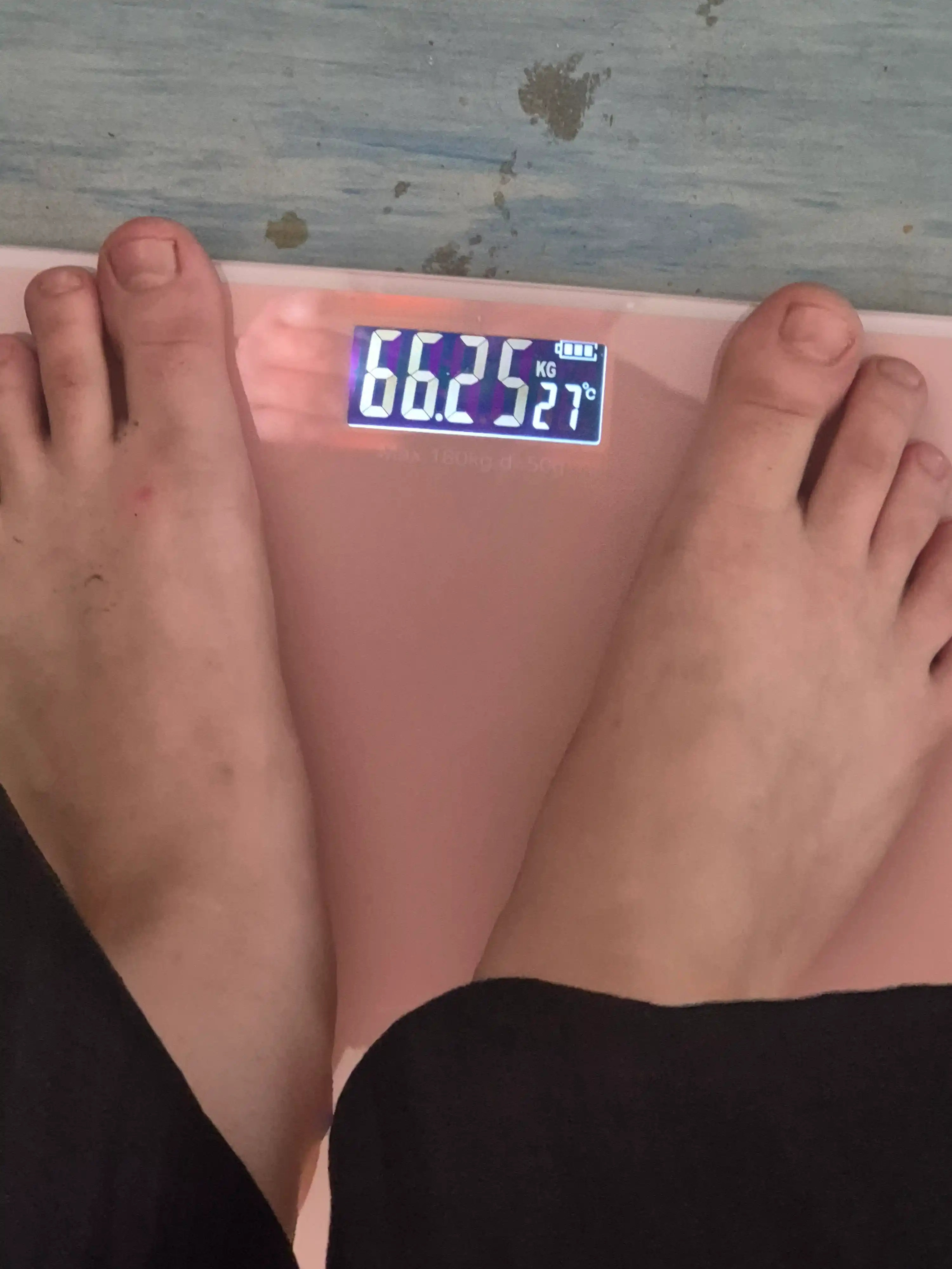 Elektron tarozi, uy uchun, polga, shaffof, shisha, to'rtburchak, 180 kg gacha, 26 x 26 sm