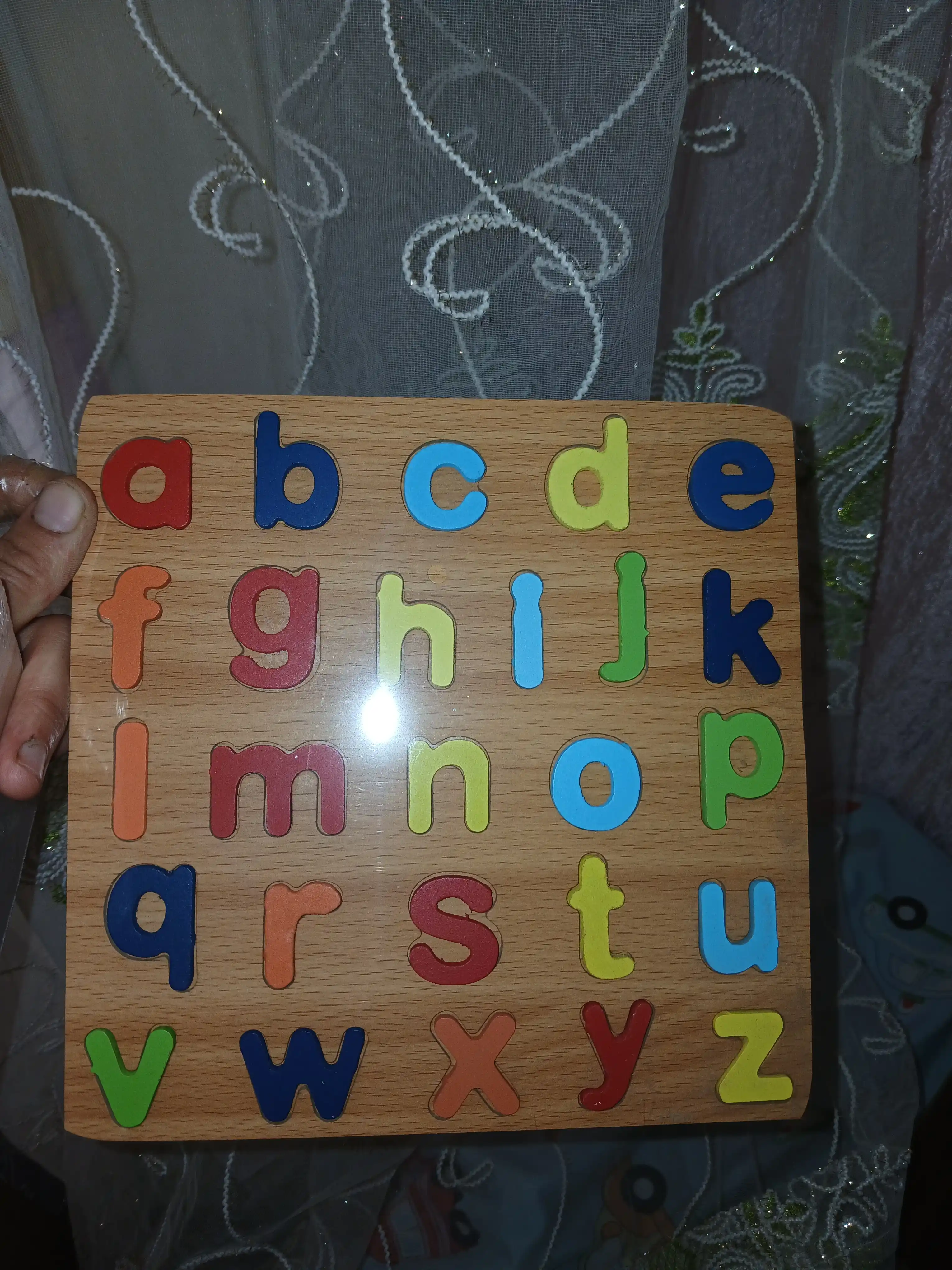 Montessori uslubidagi yog‘ochli rivojlantiruvchi boshqotirma — 6 xil model (20×20 cm)