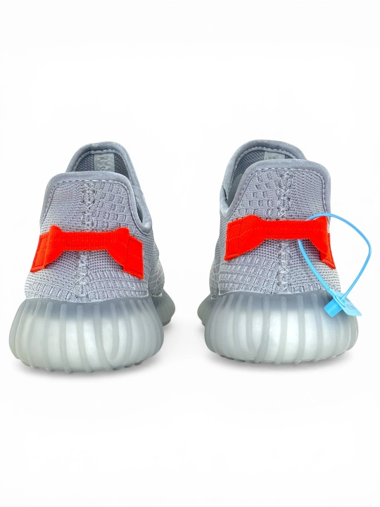 Erkaklar va ayollar uchun yengil sport krossovkalari Yeezy 350 Tail Light, kulrang