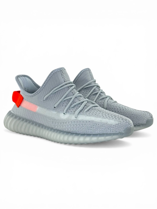 Erkaklar va ayollar uchun yengil sport krossovkalari Yeezy 350 Tail Light, kulrang