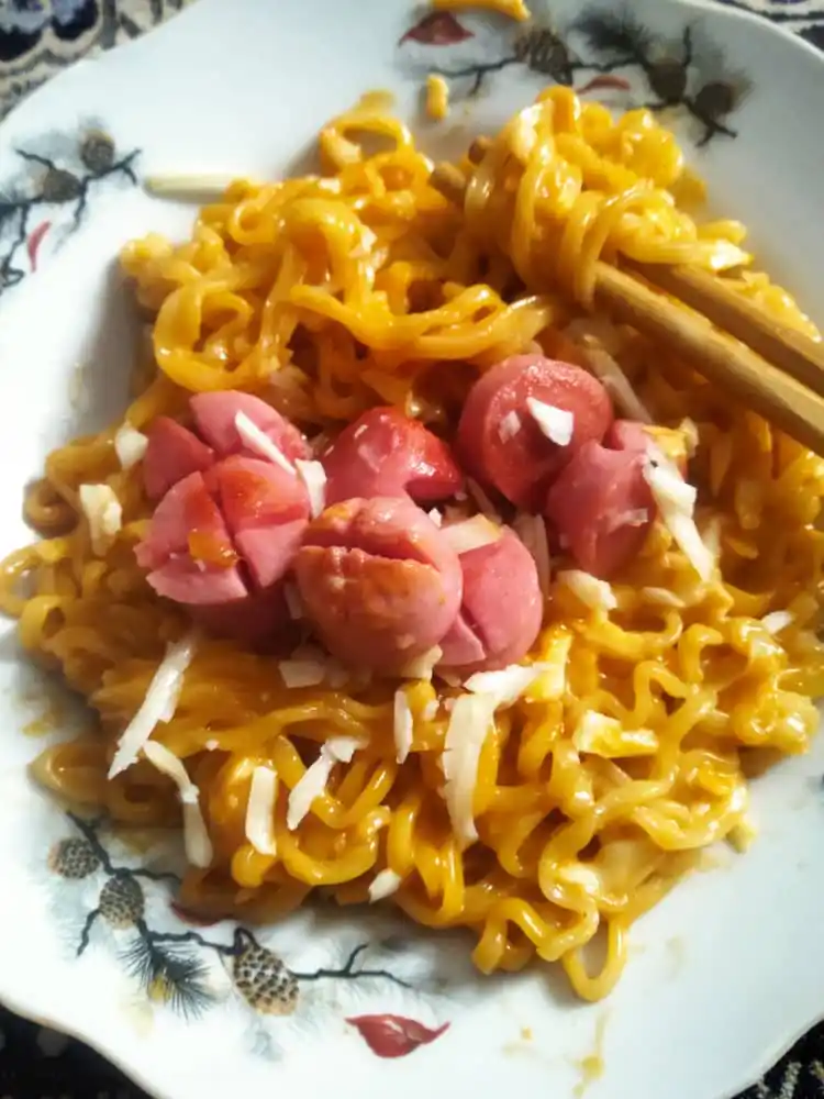 Лапша Hot chicken Ramen-Quattro, Cheese, 145 г