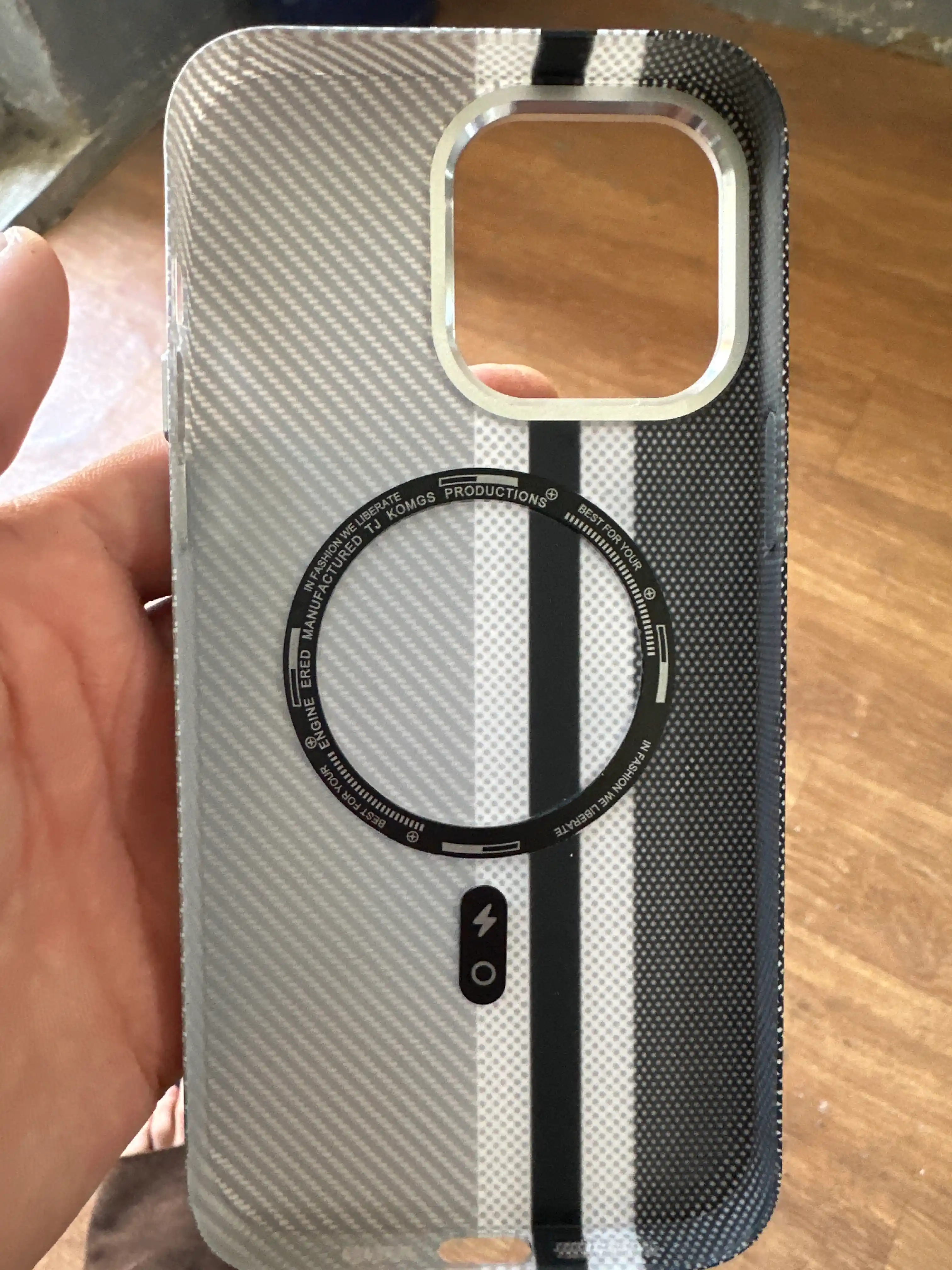 Karbon chexol iPhone 13, 14, 15, 16, 17 Pro Max, Magsafe bilan — ayfon chexol 16 Pro Max