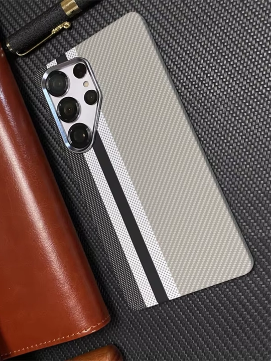 Чехол Карбон для Samsung Galaxy S22 , S23 Ultra, S24 Ultra, S25 Ultra, S26 Ultra с Magsafe