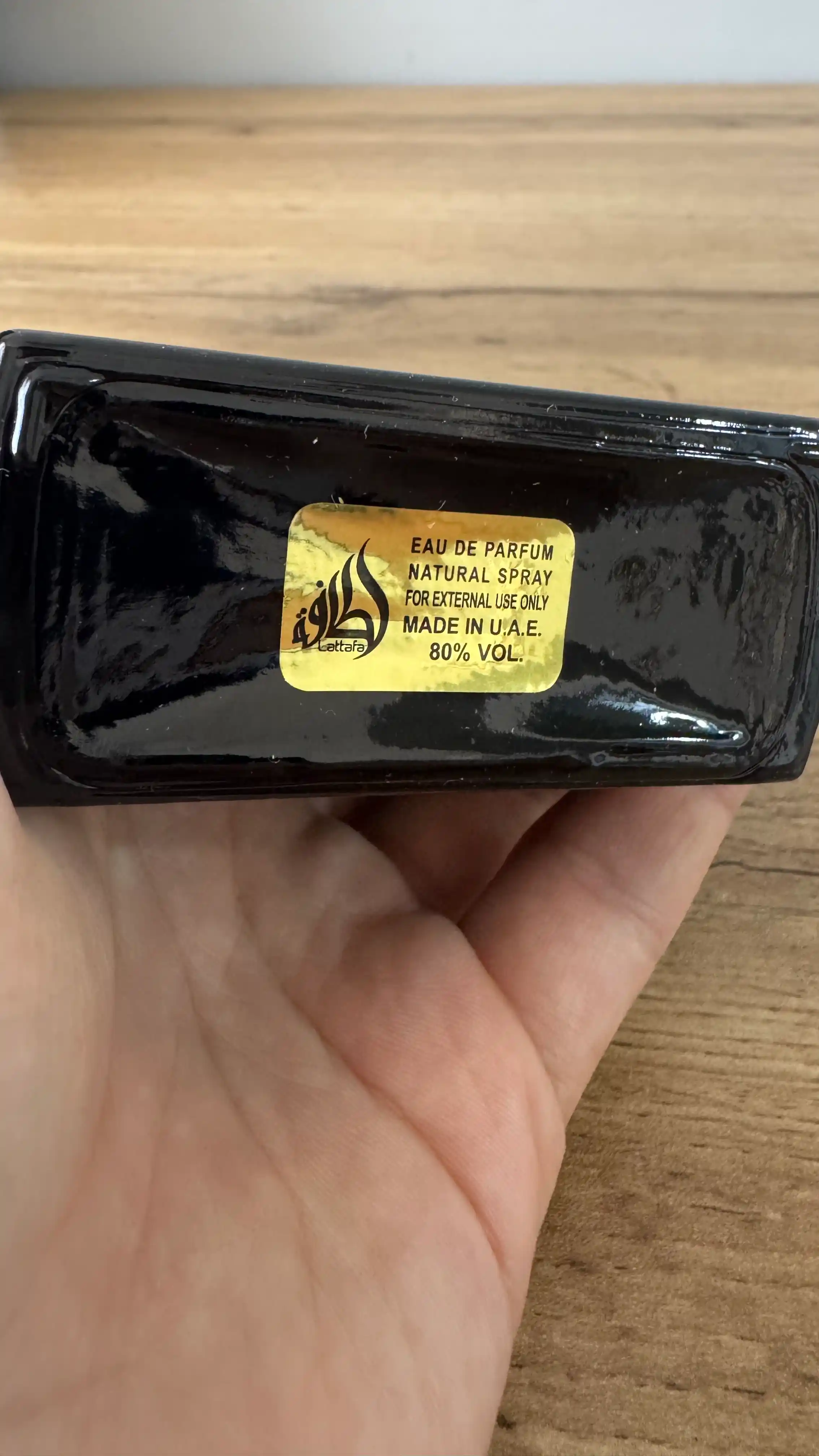 Erkaklar uchun parfyum хushbo'y atir