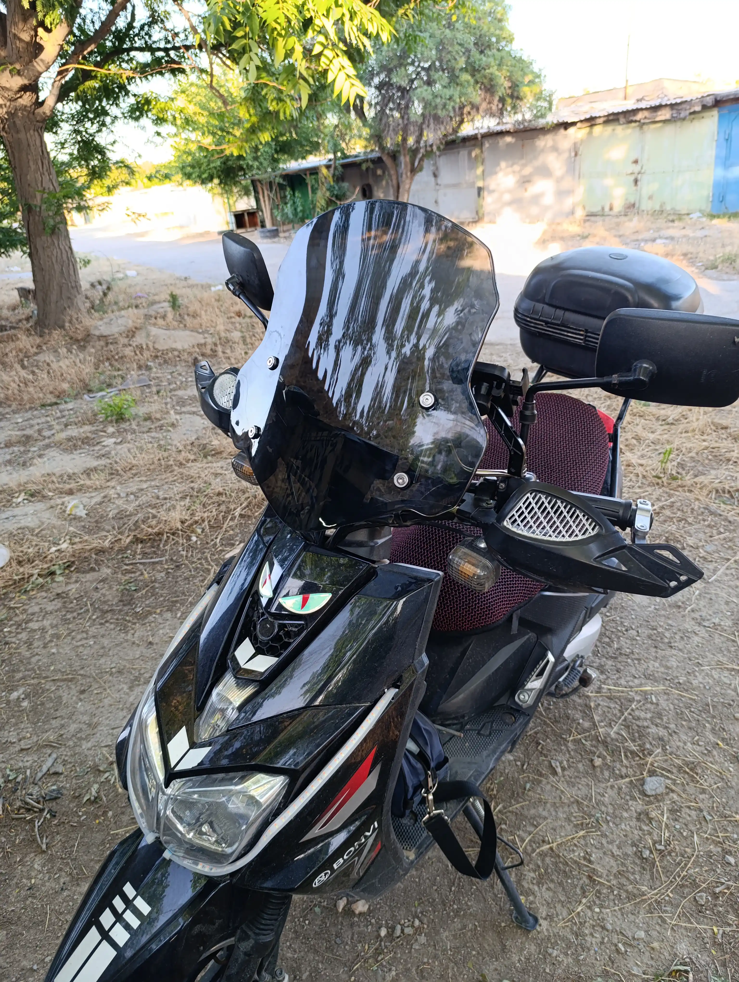 Old shamol qaytargich oyna skuter, mototsikl va velosiped uchun, universal