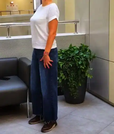 Qisqa yengli, ayollar bluzkasi